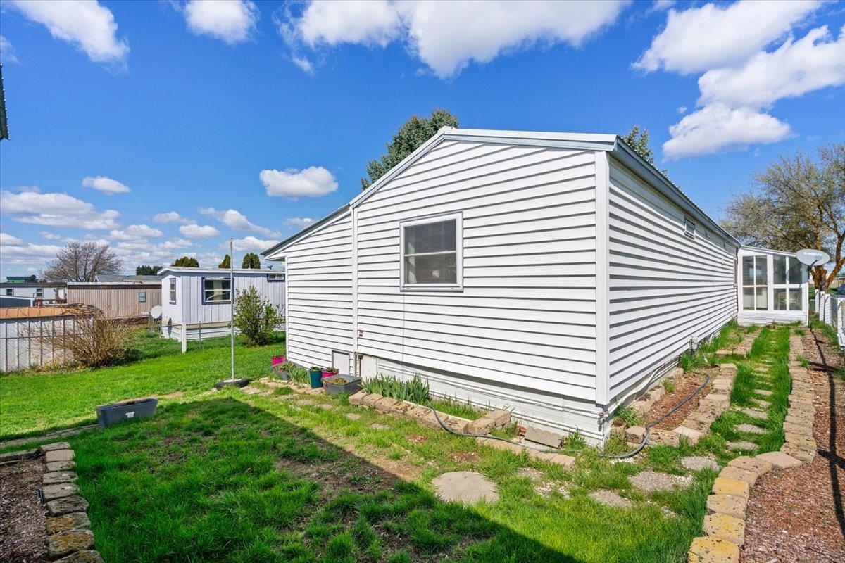2201 N Craig Rd - Photo 23