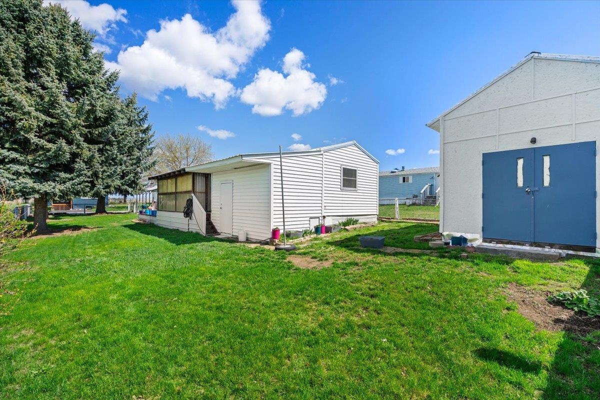 2201 N Craig Rd - Photo 24