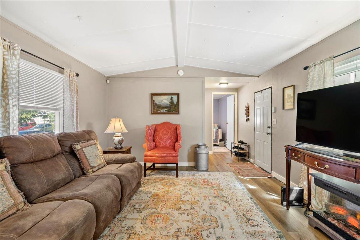 2201 N Craig Rd - Photo 5