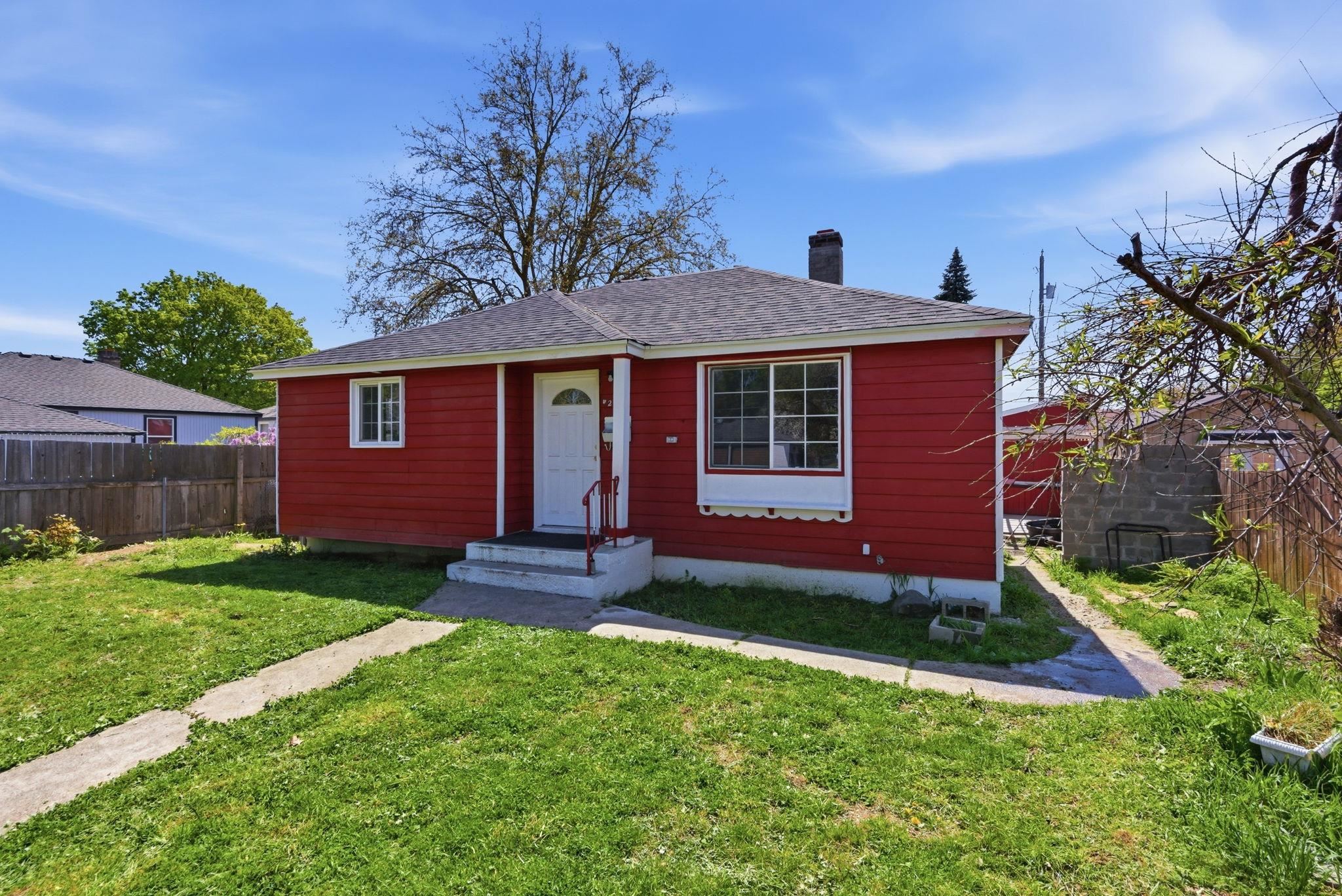 2211 W Rowan Ave - Photo 2
