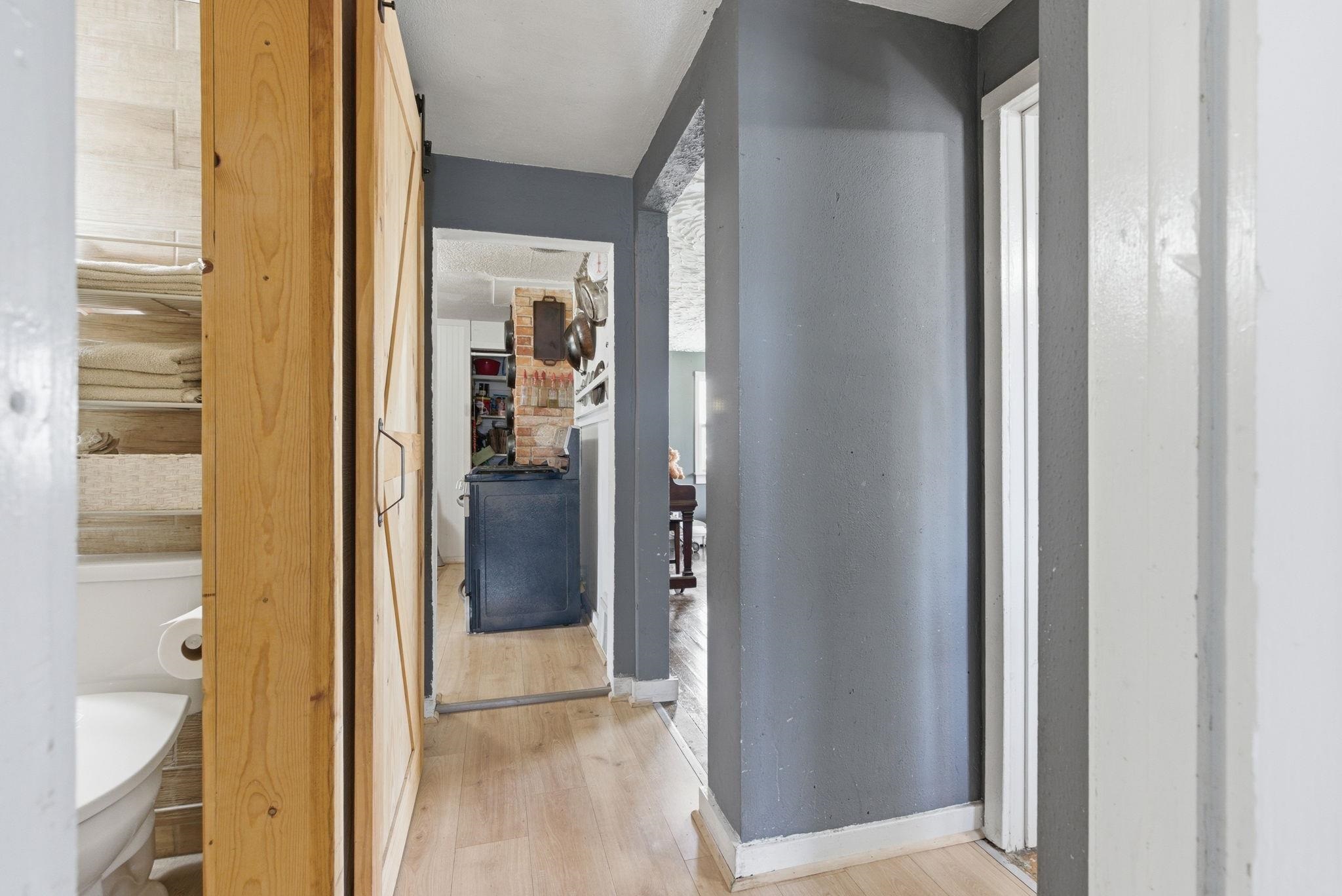2211 W Rowan Ave - Photo 12