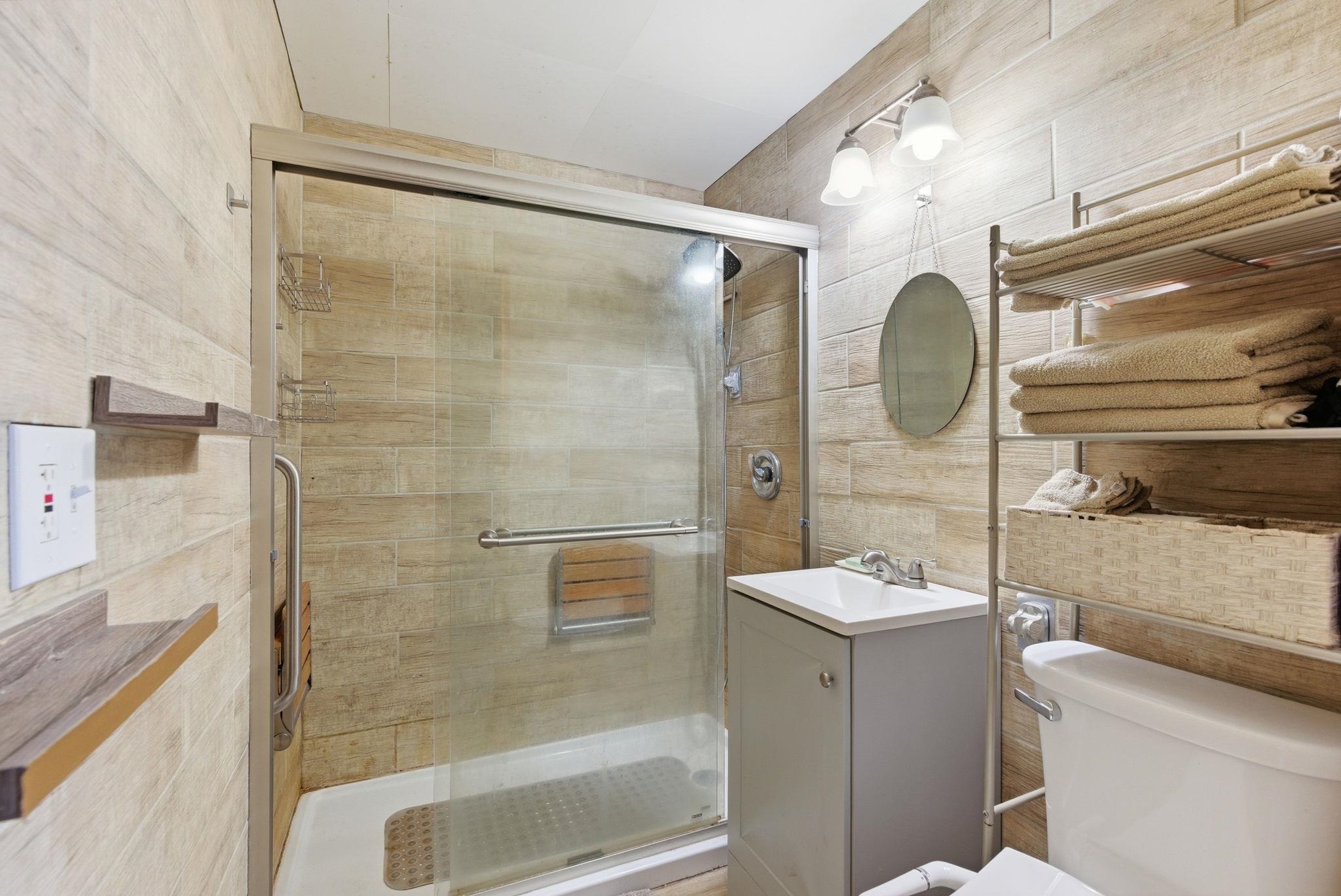 2211 W Rowan Ave - Photo 17