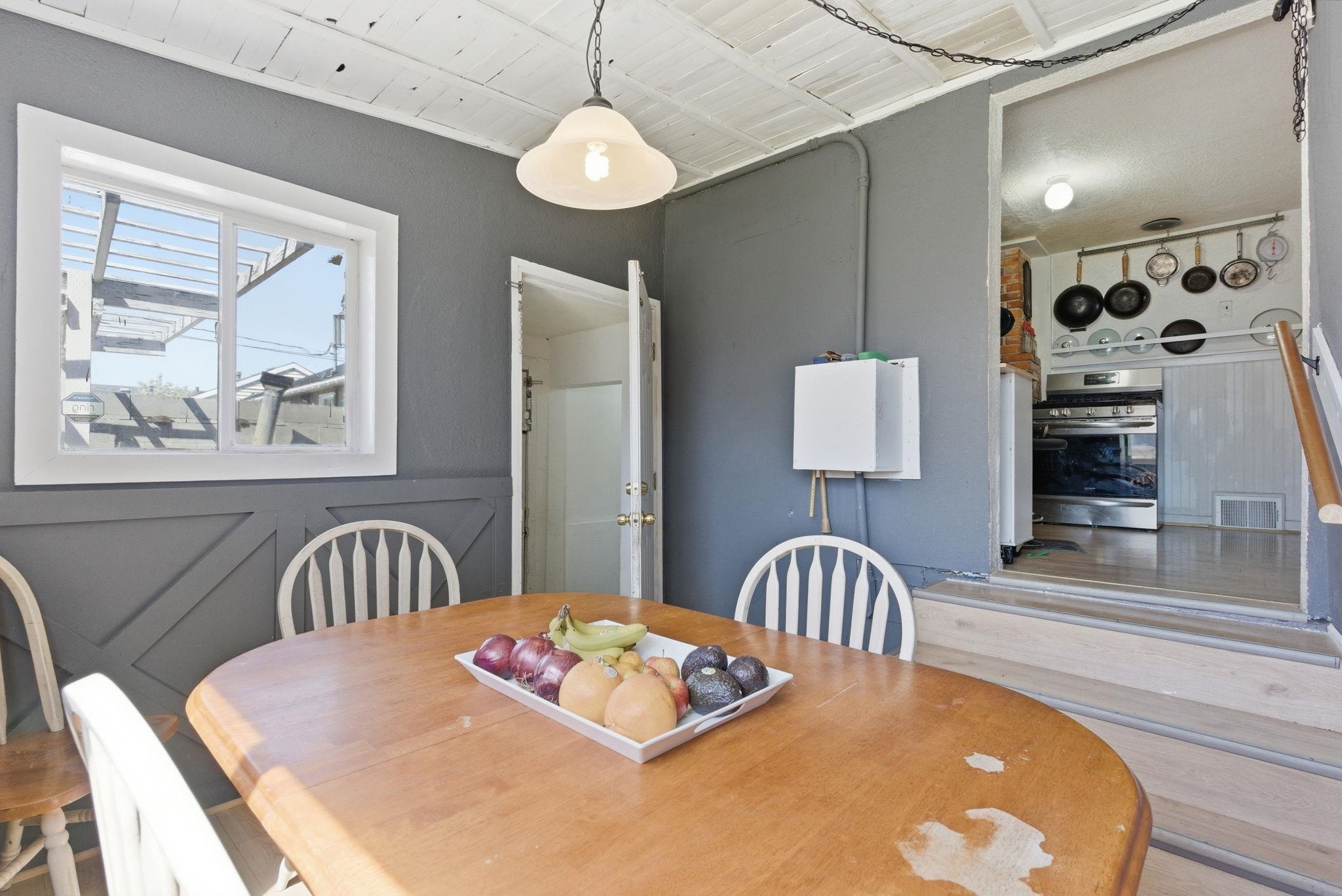 2211 W Rowan Ave - Photo 19