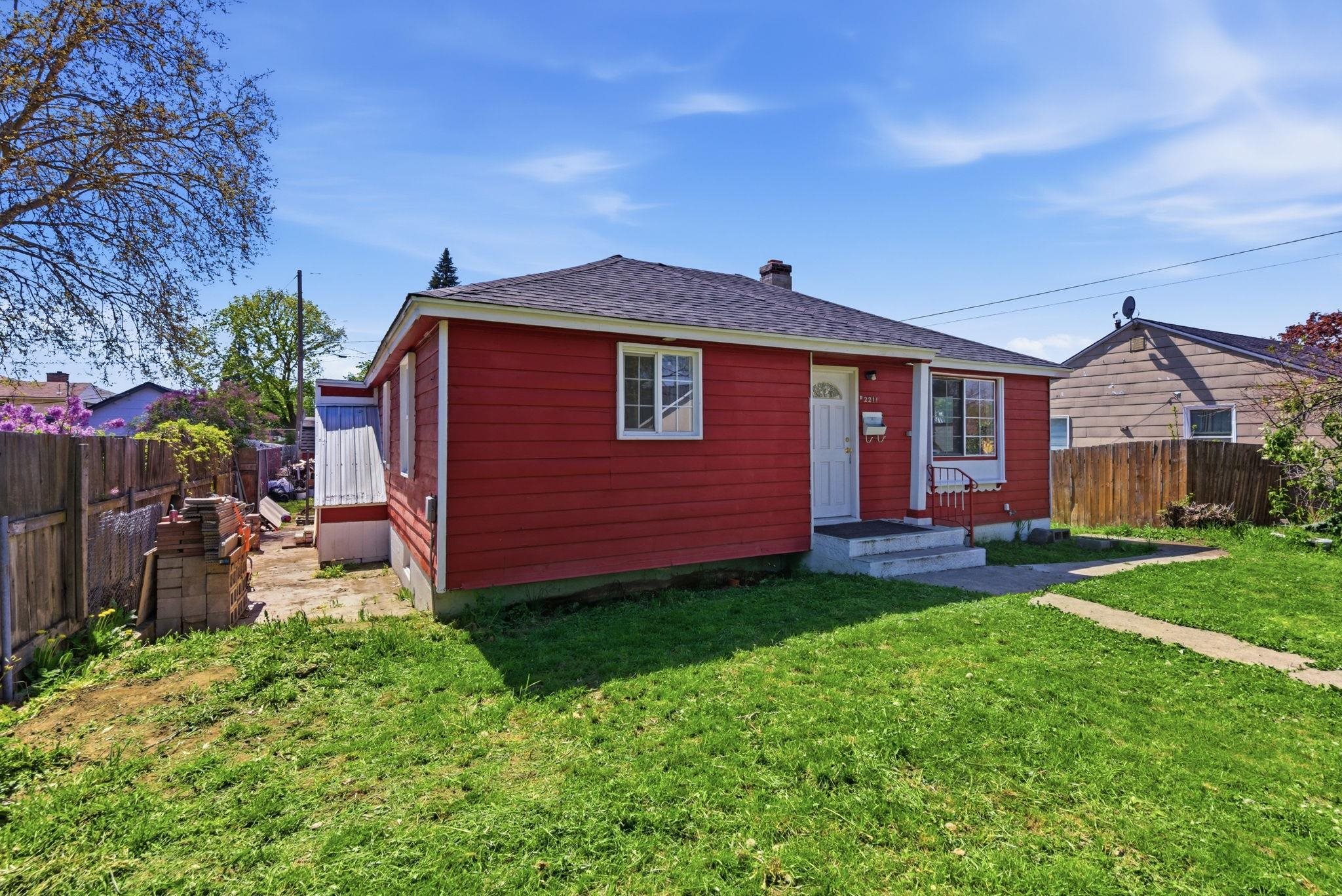 2211 W Rowan Ave - Photo 3