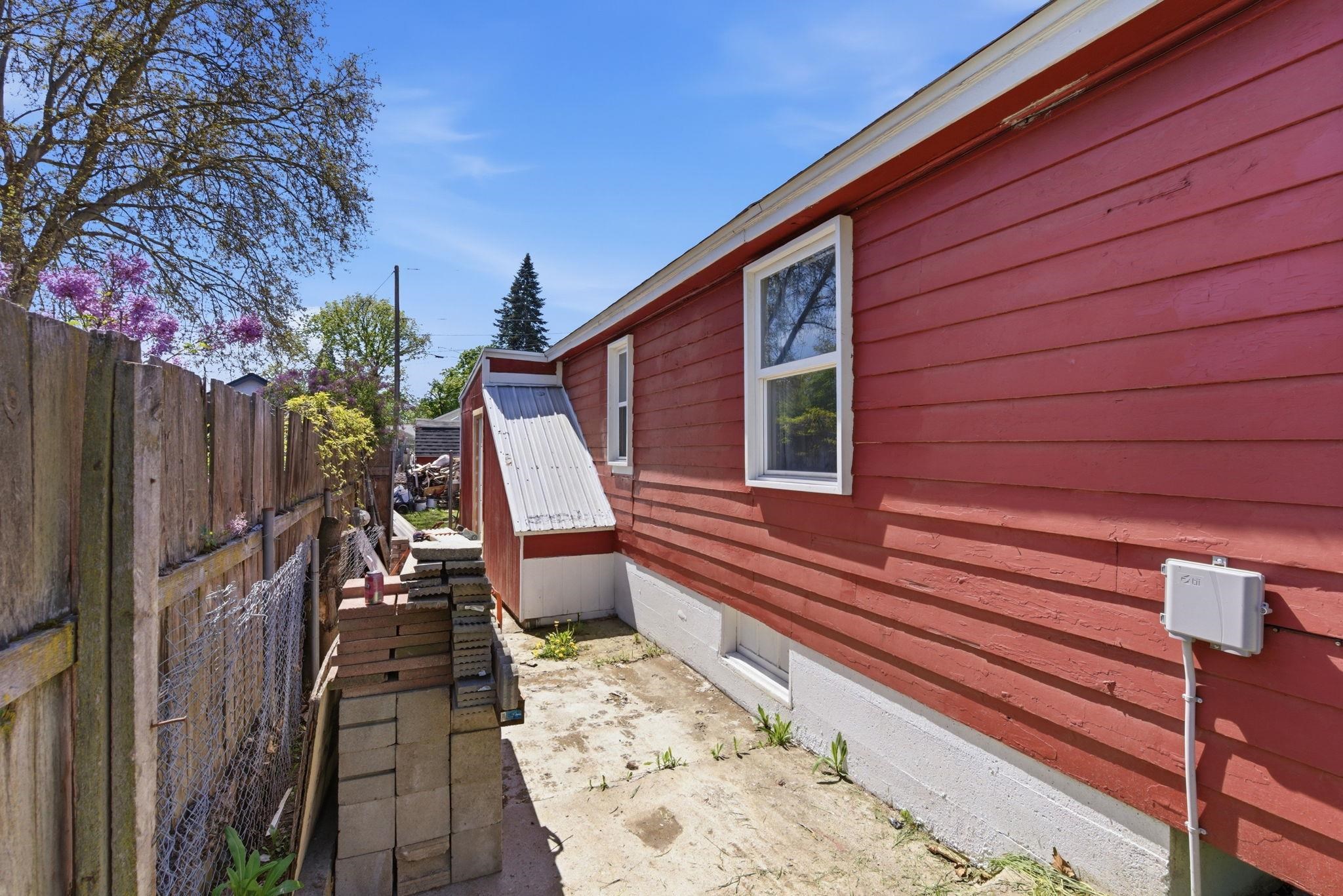 2211 W Rowan Ave - Photo 34