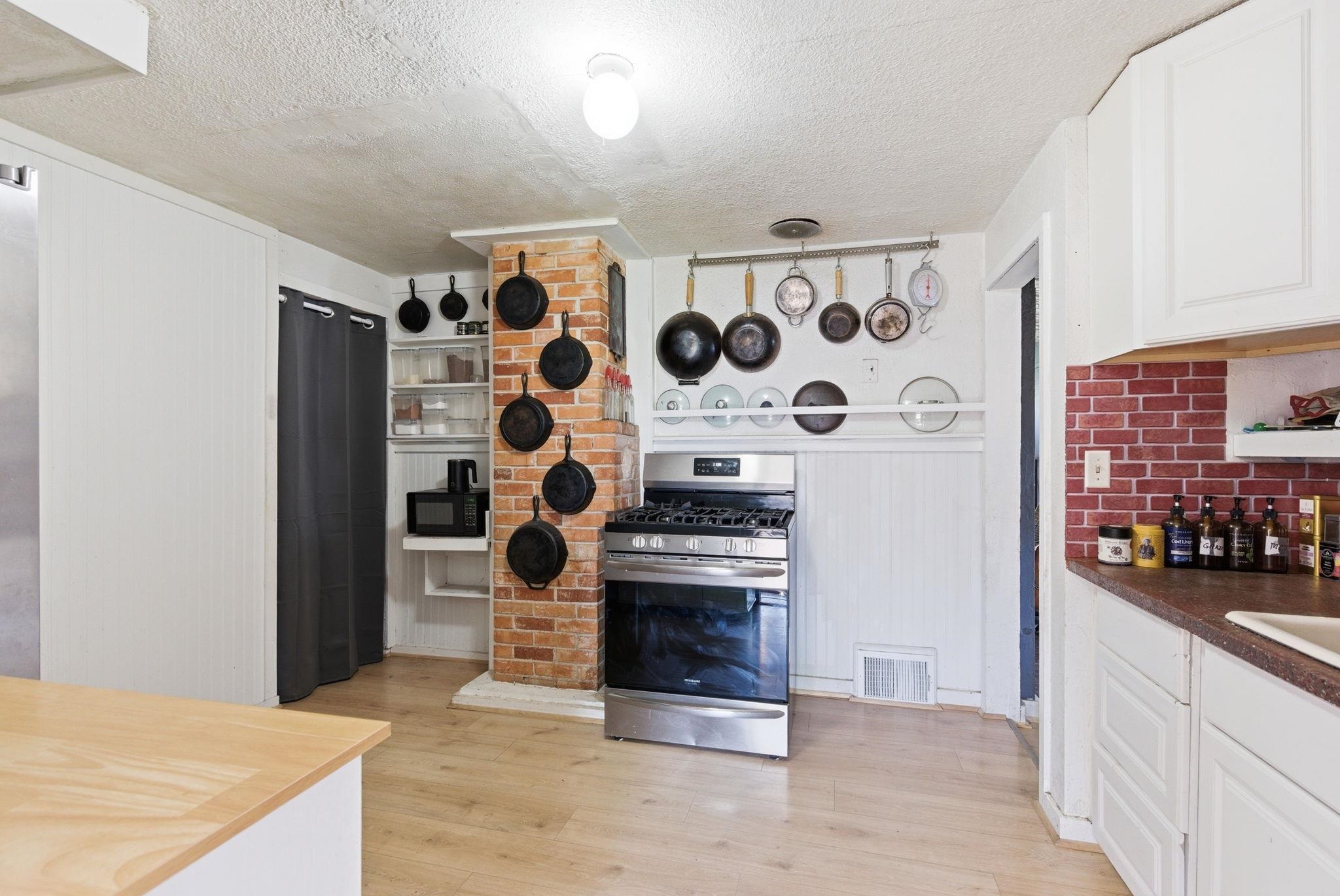 2211 W Rowan Ave - Photo 8