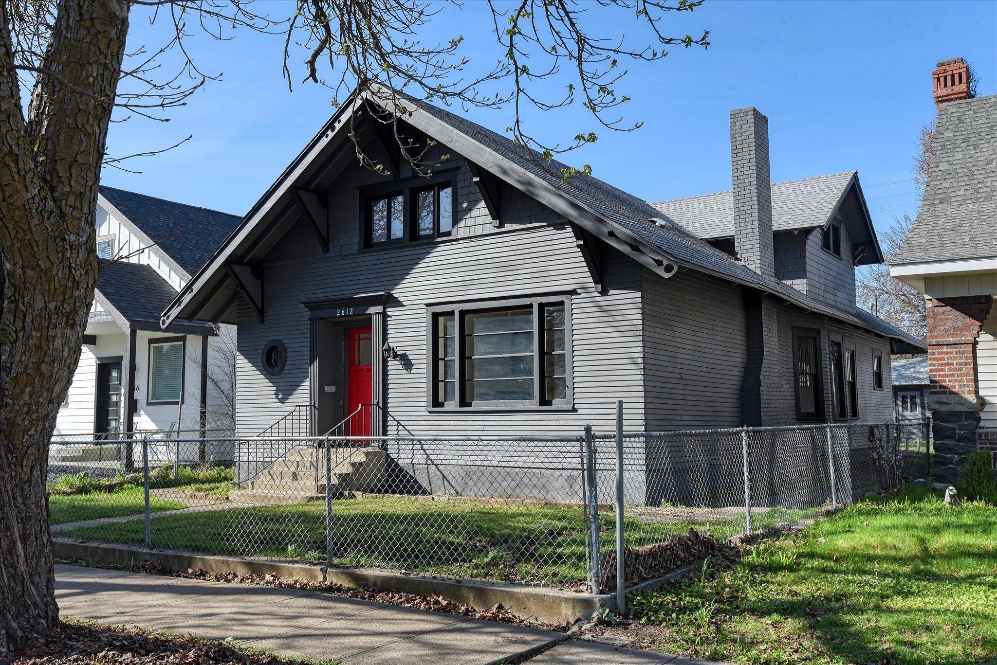 2612 W Gardner Ave - Photo 1