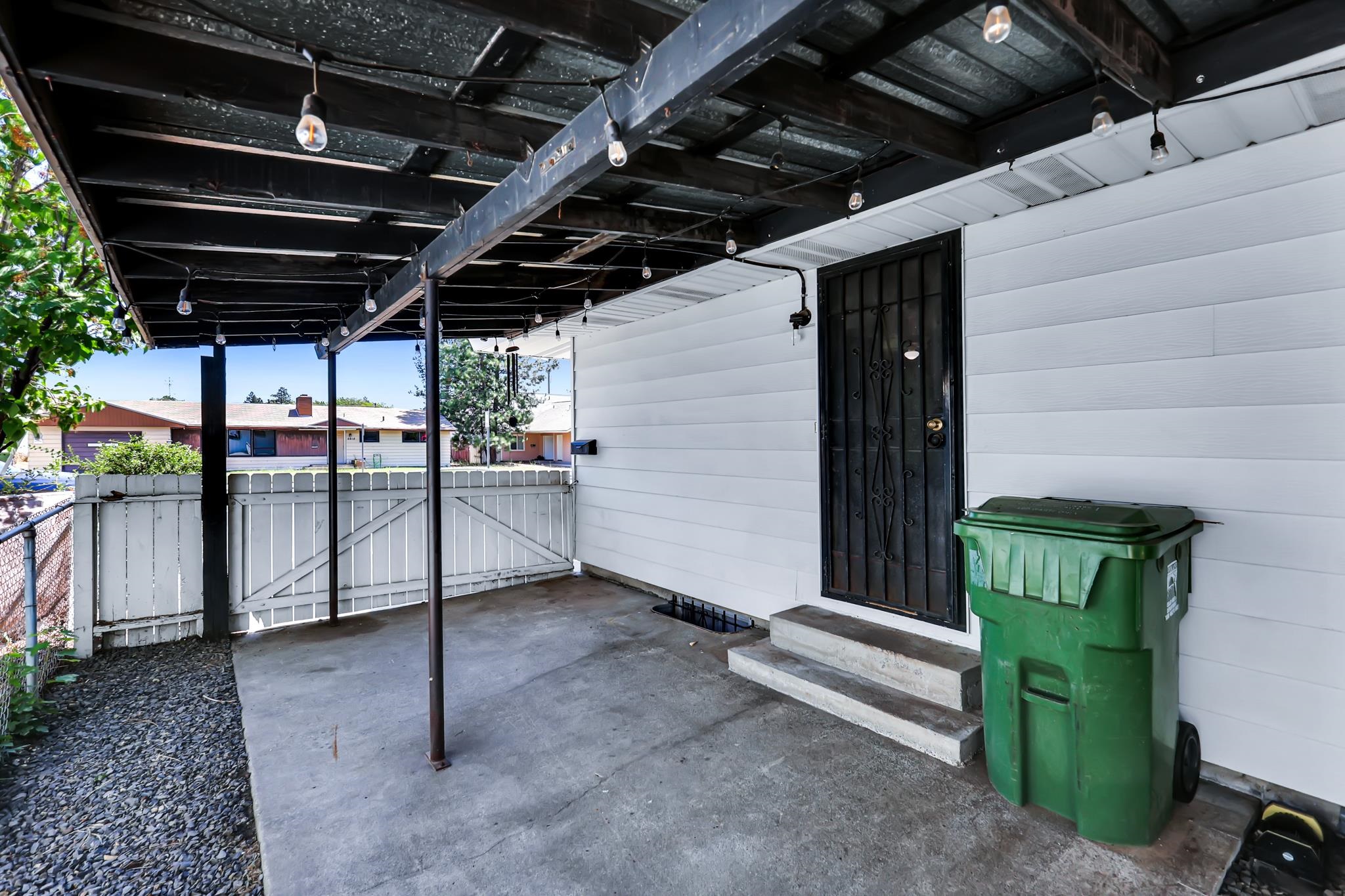 5917 N ADDISON St - Photo 33