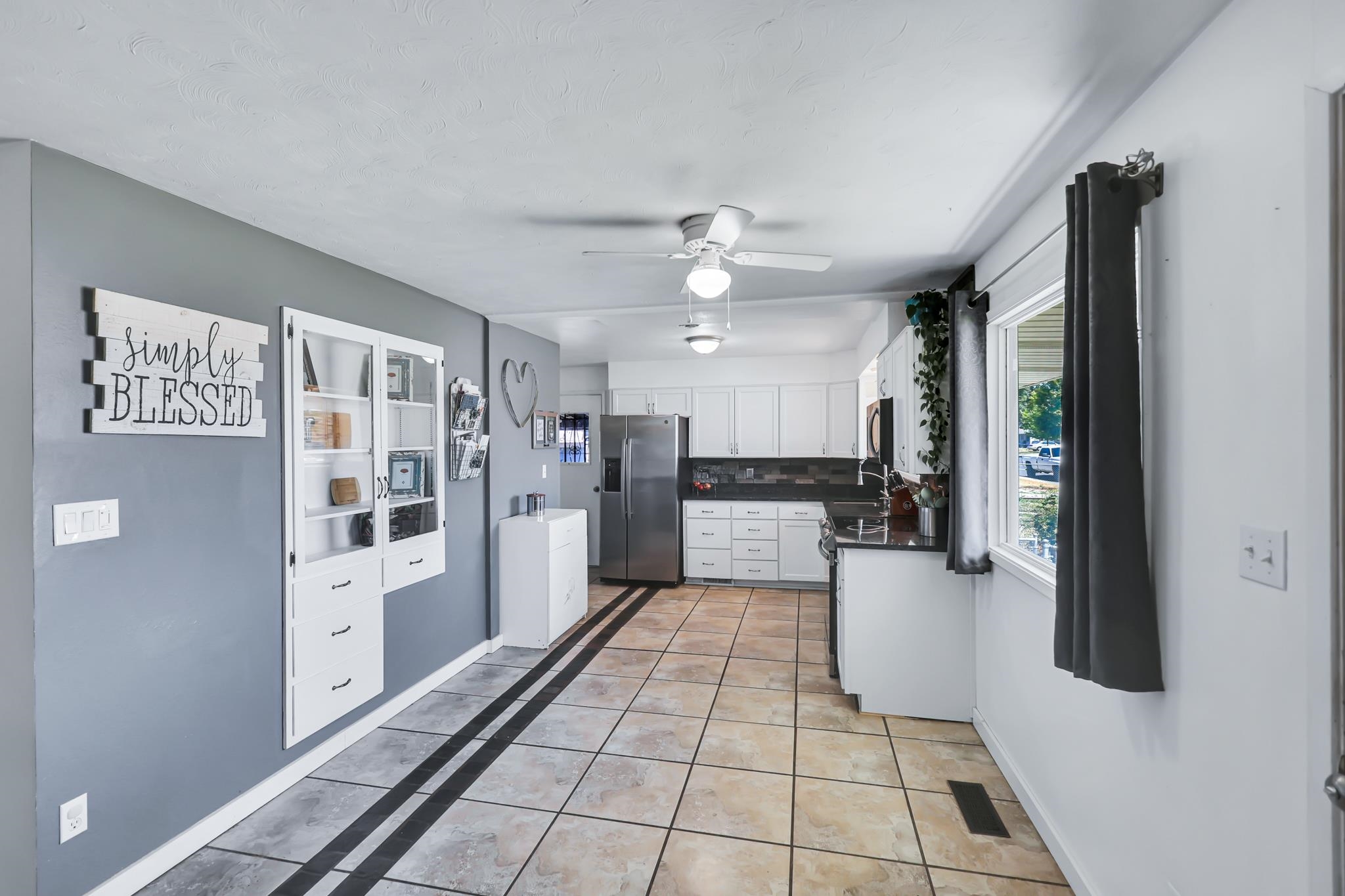 5917 N ADDISON St - Photo 8