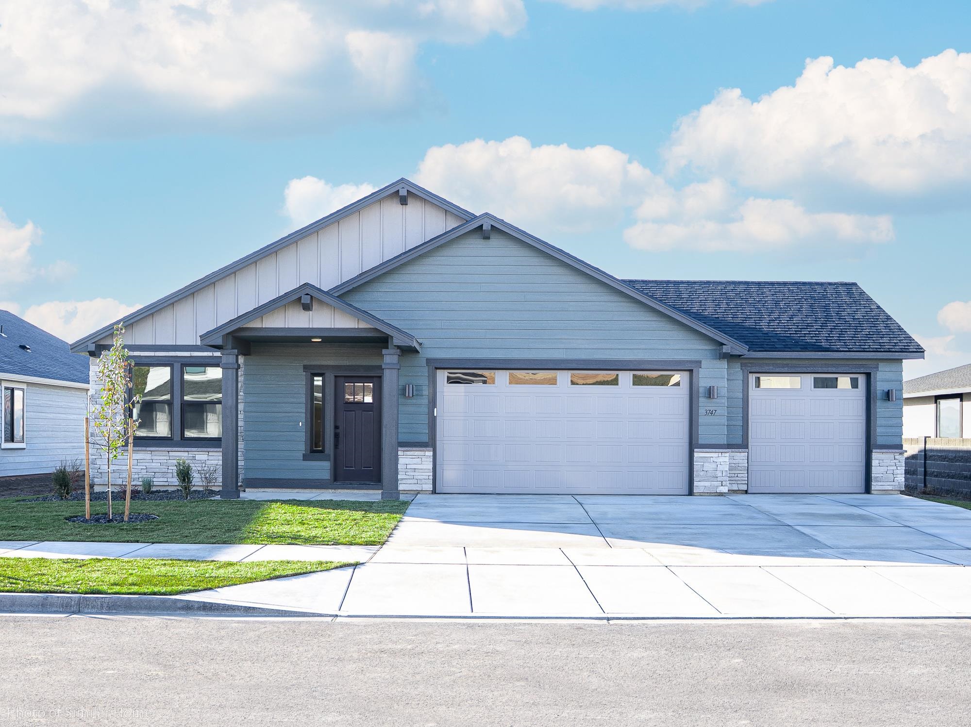 323 Peach Tree Ct - Photo 1
