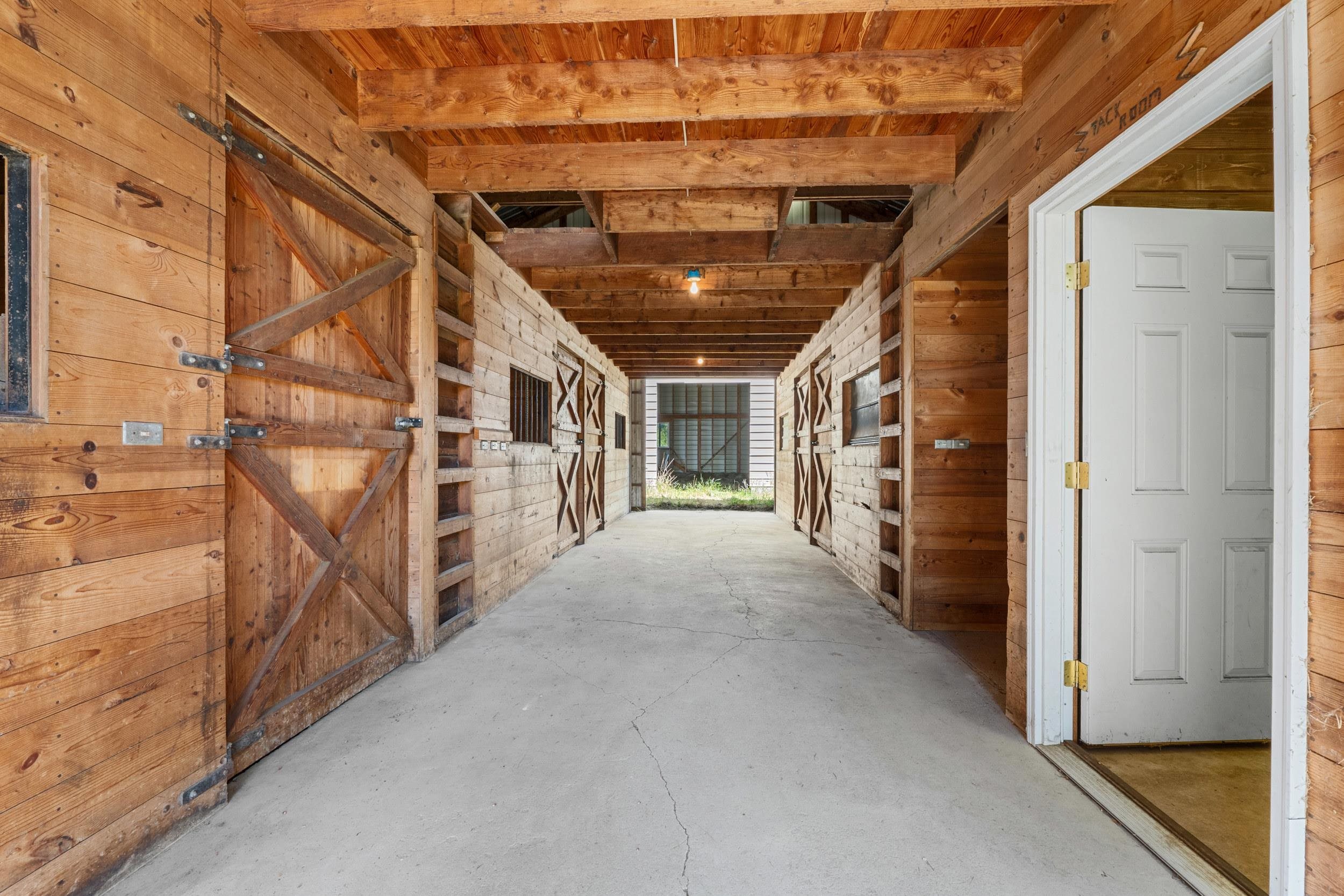 252 Davaz-Carlton Rd - Photo 29