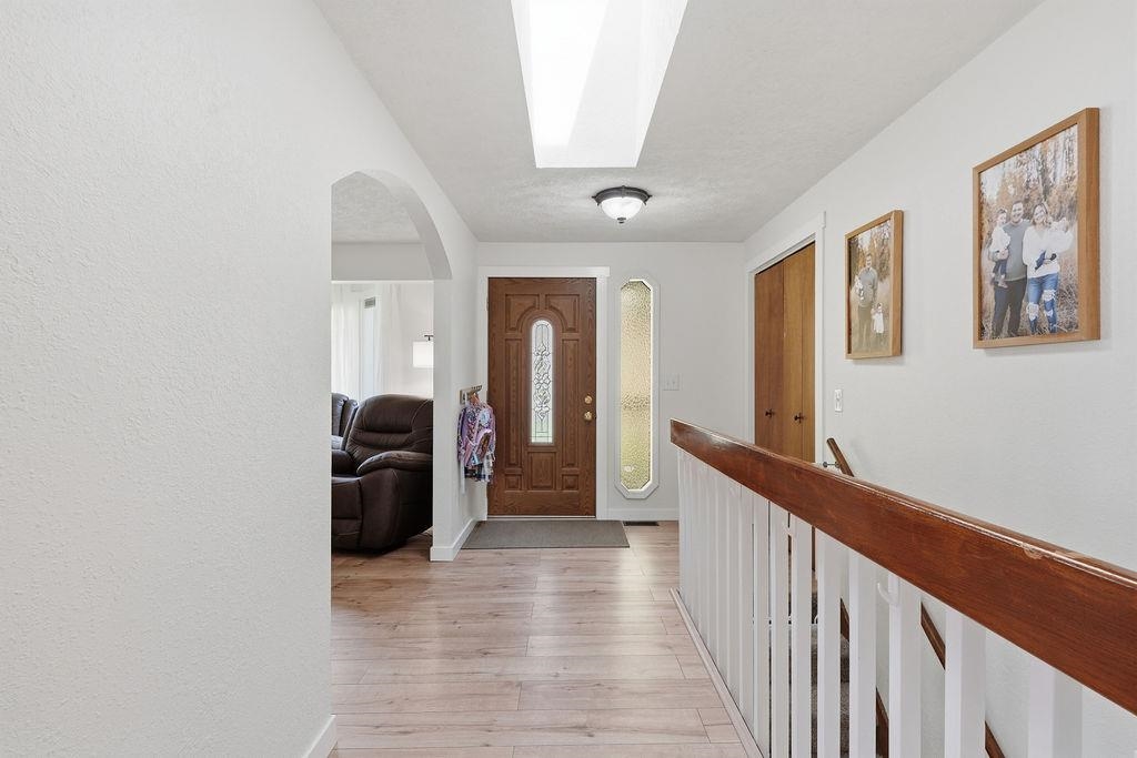 8607 N Kelly Ct - Photo 3
