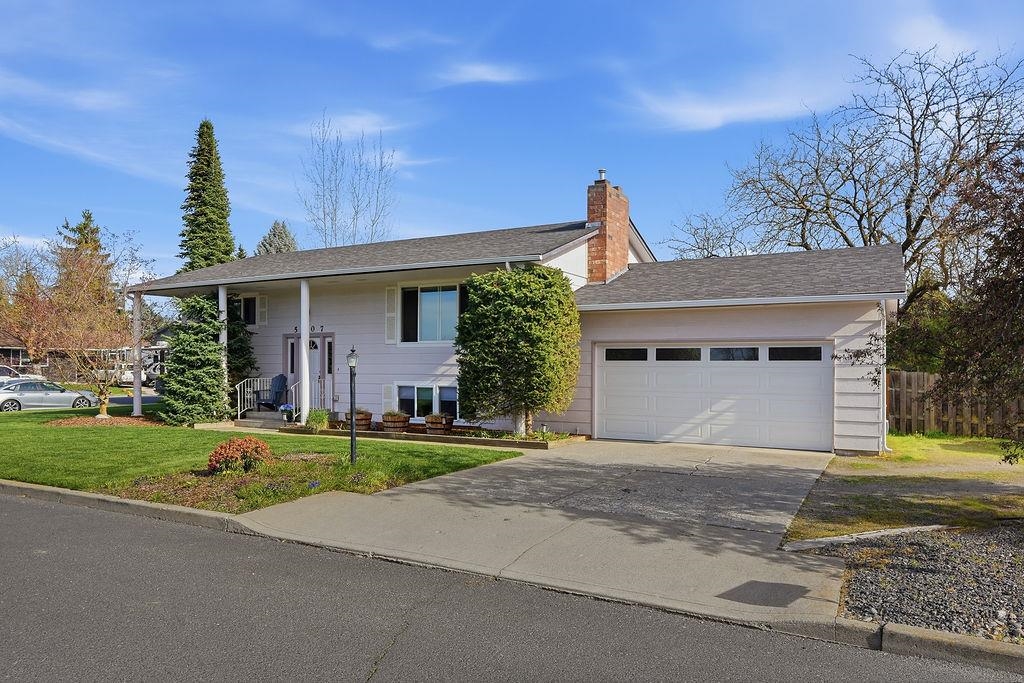 5607 W Comanche Dr - Photo 2