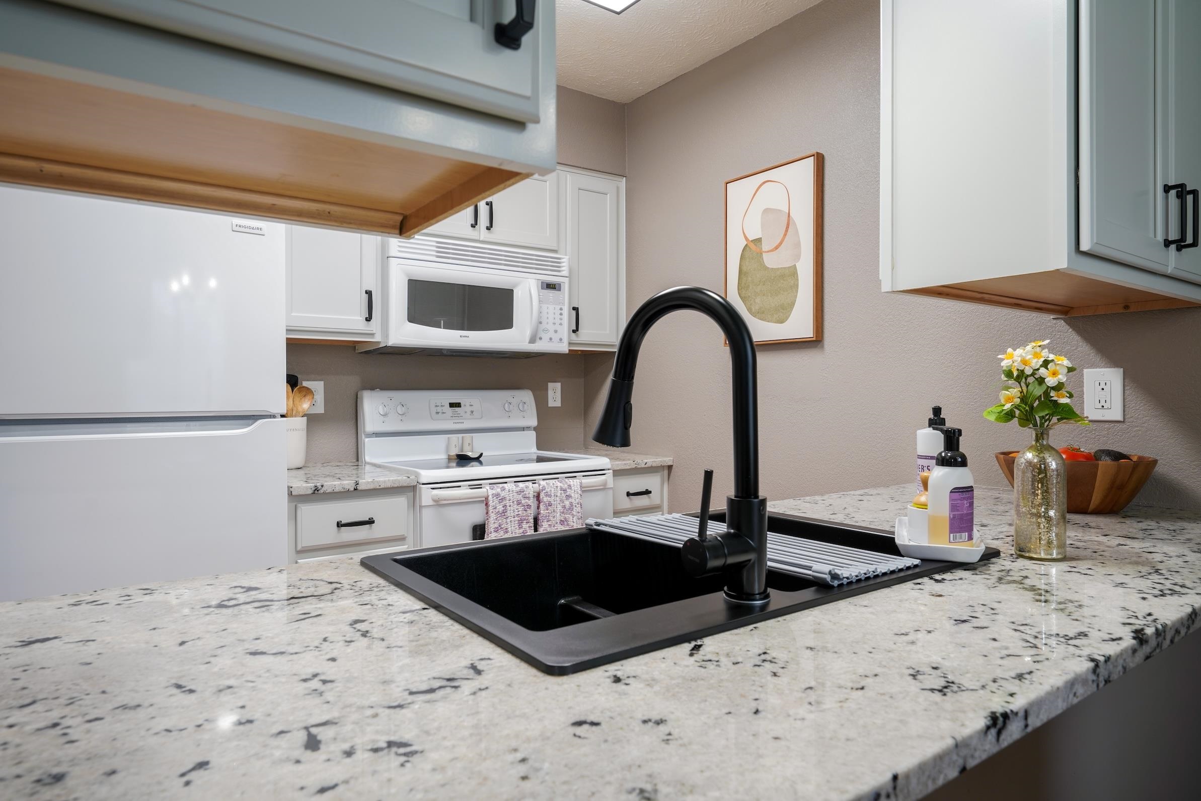 222 N Hutchinson Rd - Photo 14
