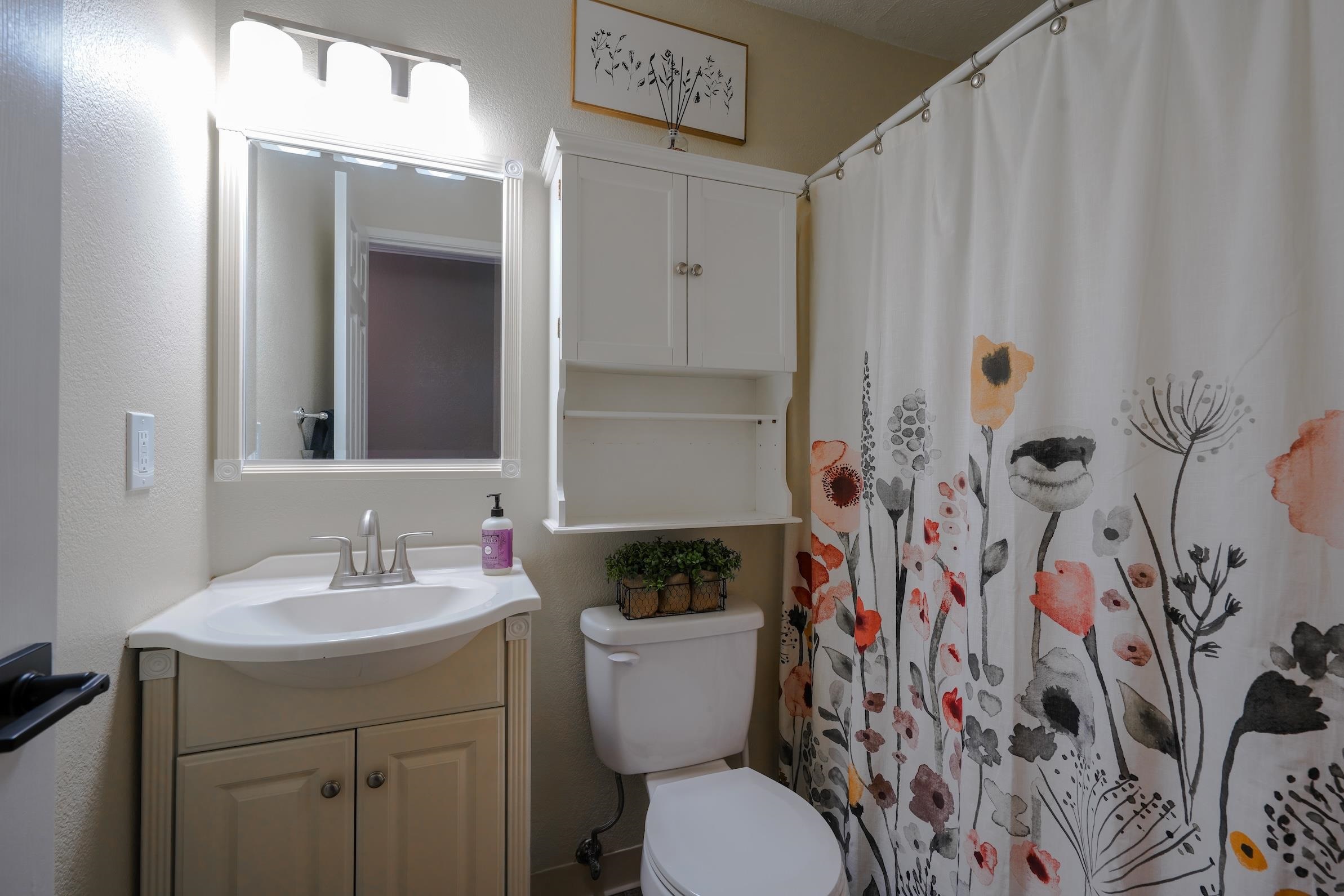 222 N Hutchinson Rd - Photo 18