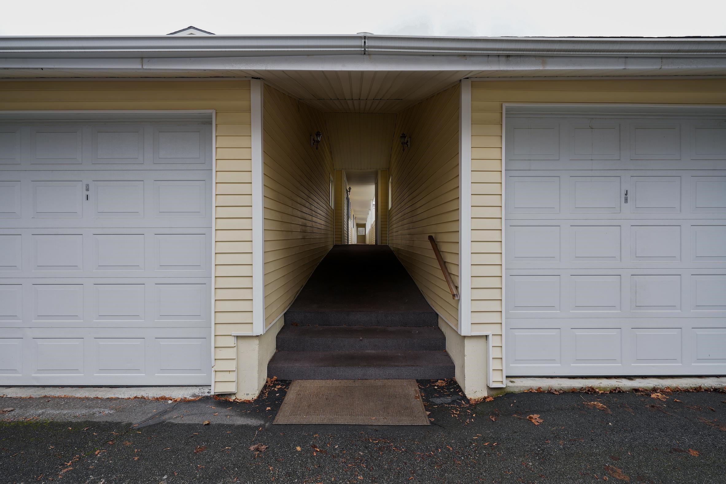 222 N Hutchinson Rd - Photo 20