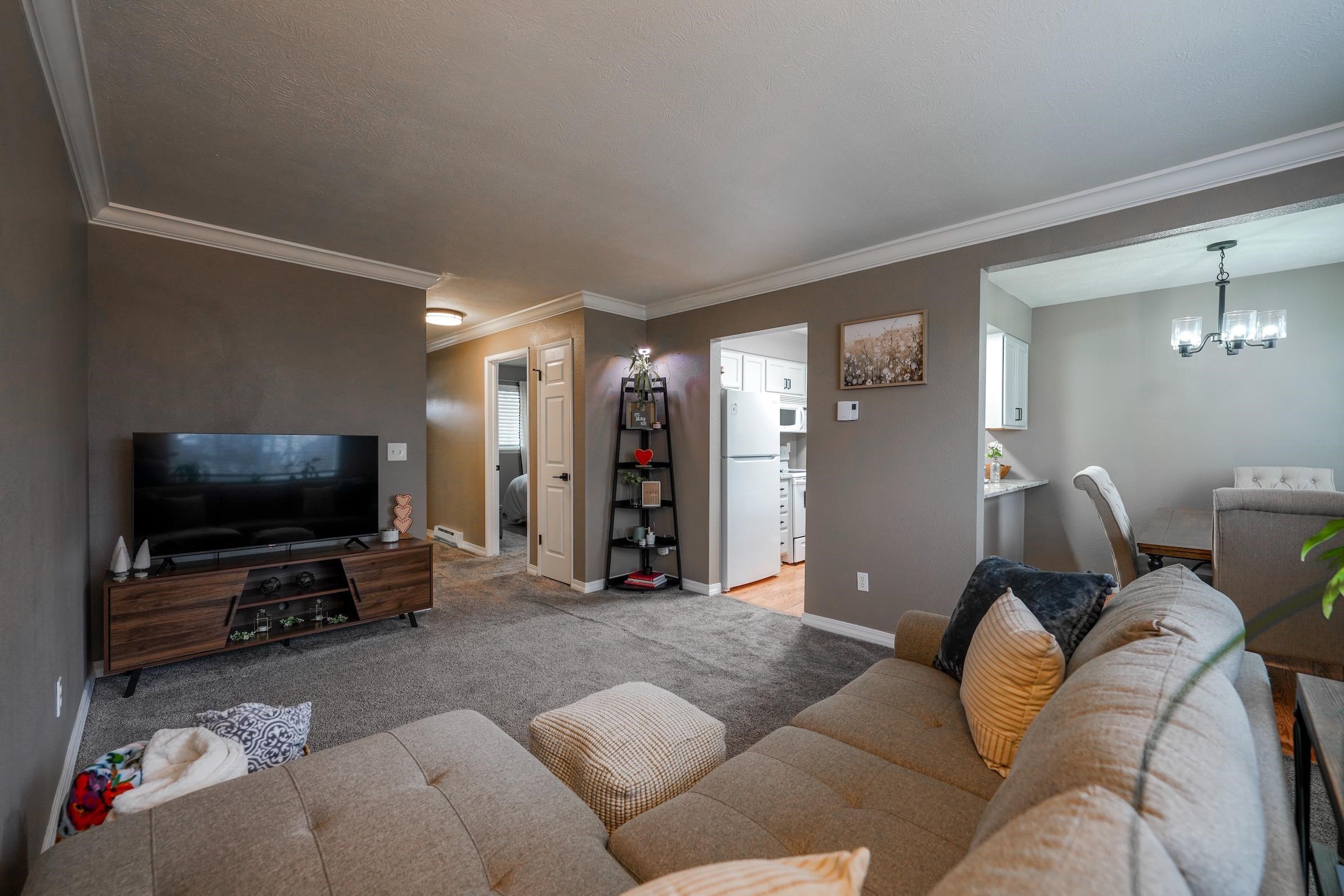 222 N Hutchinson Rd - Photo 7