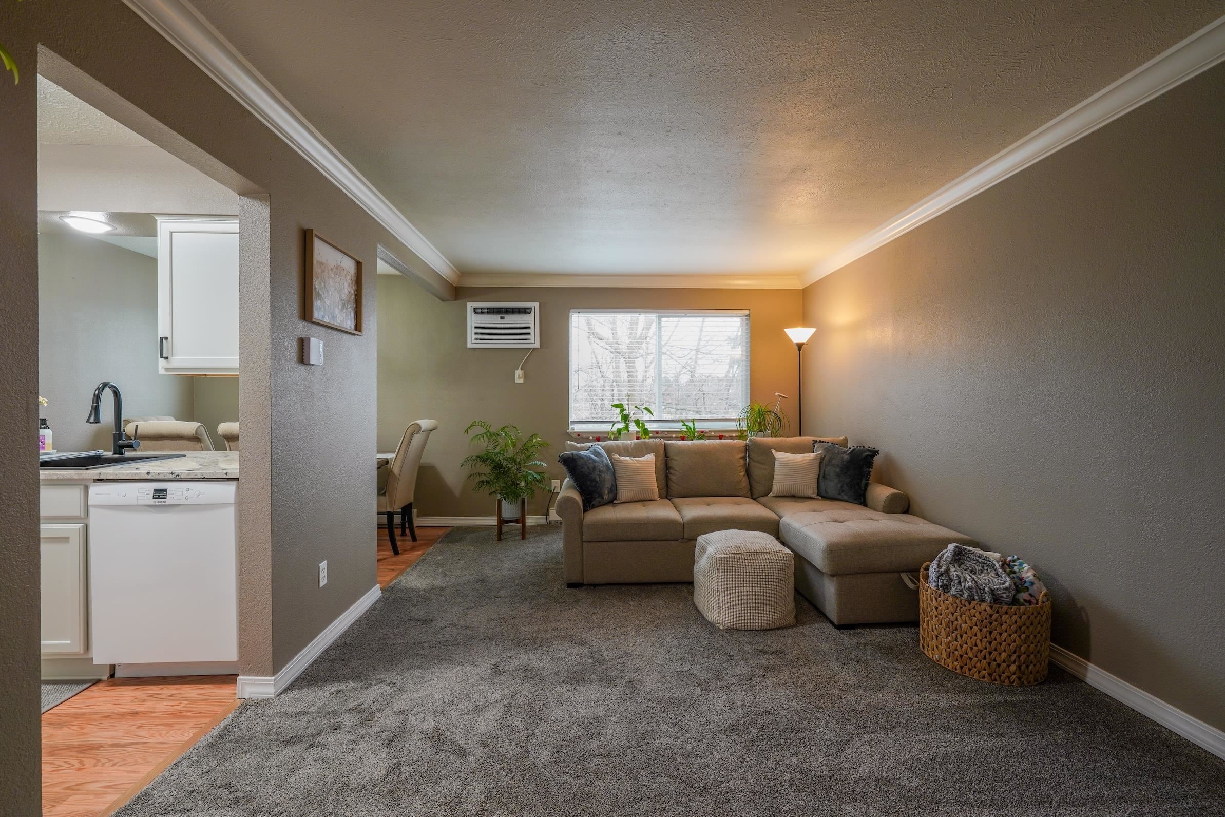 222 N Hutchinson Rd - Photo 10