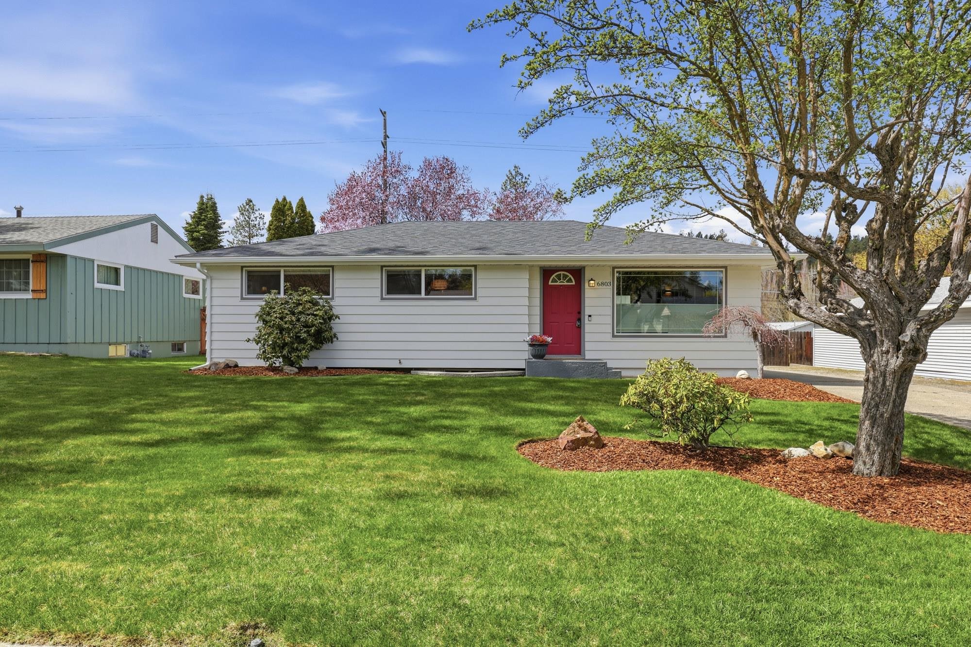 6803 N Adams St - Photo 2