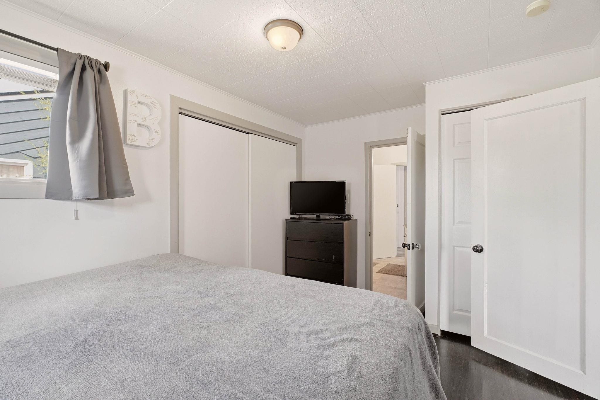 4224 N Maple St - Photo 14