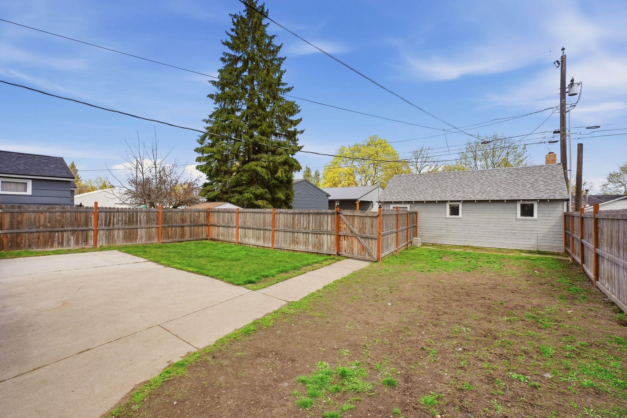 4224 N Maple St - Photo 24