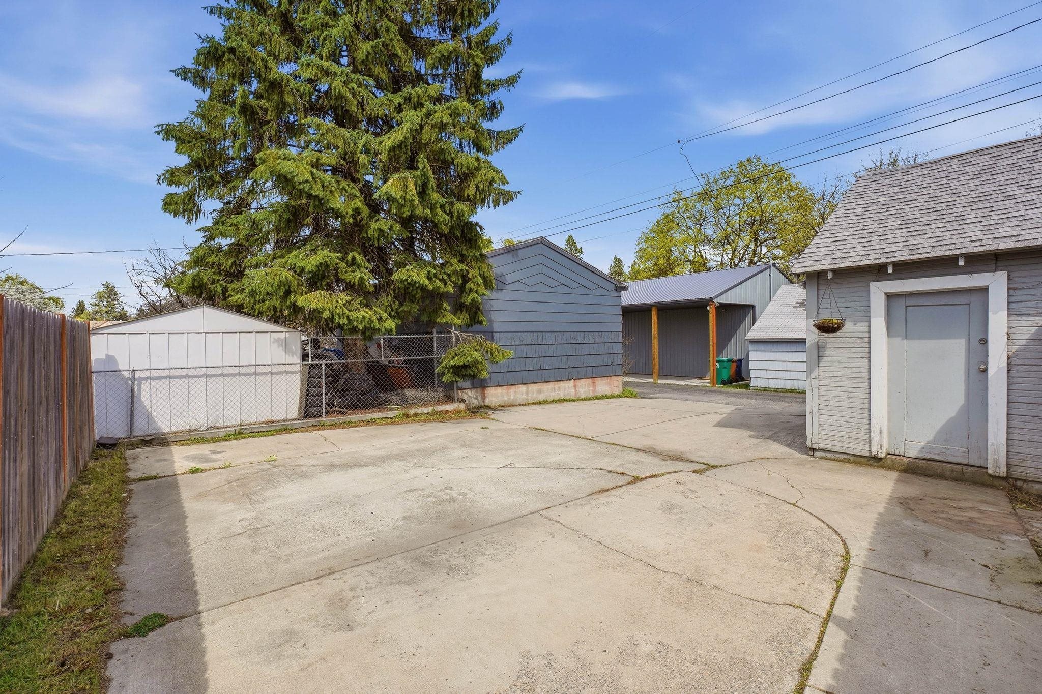 4224 N Maple St - Photo 25