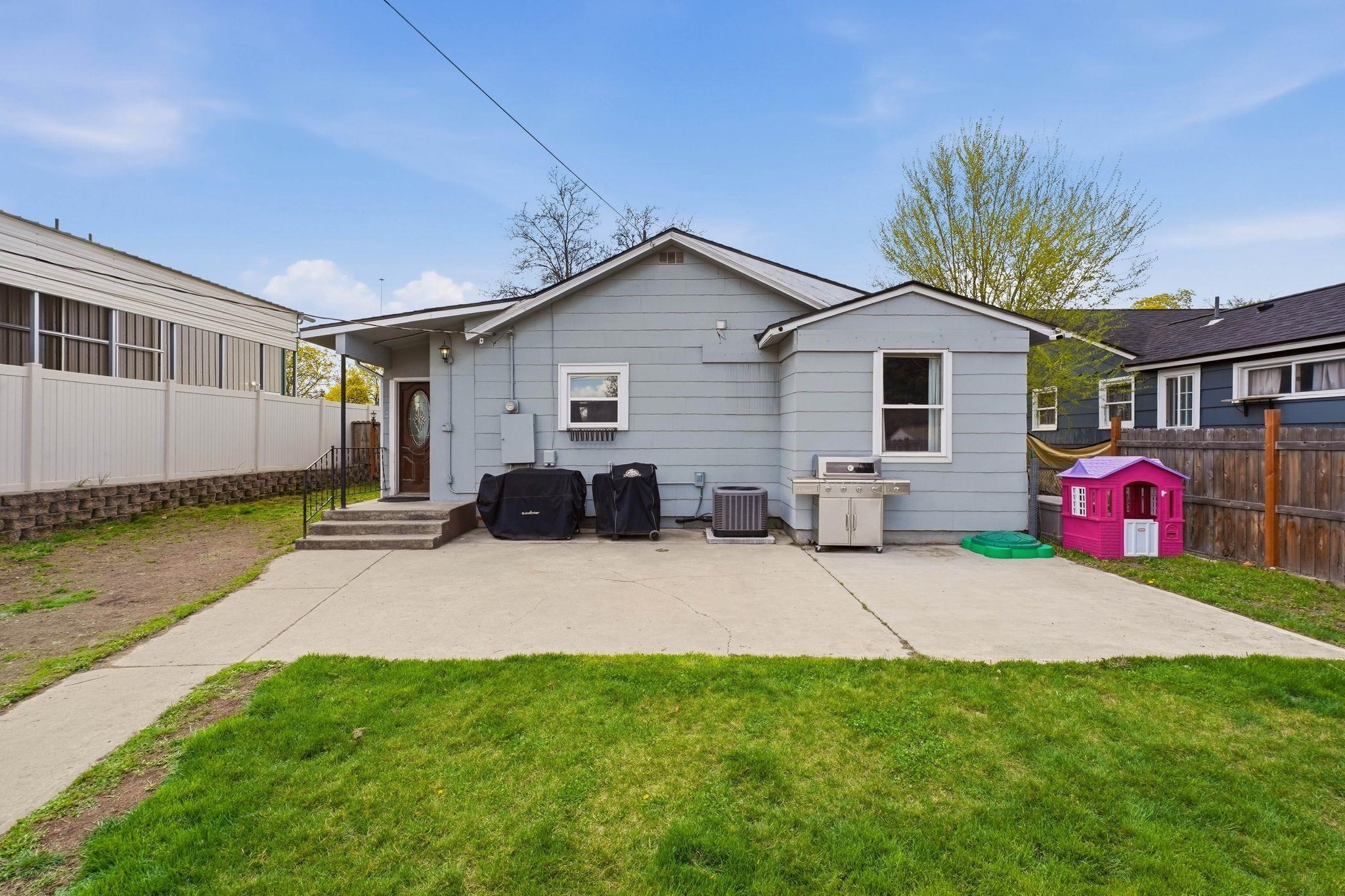 4224 N Maple St - Photo 27