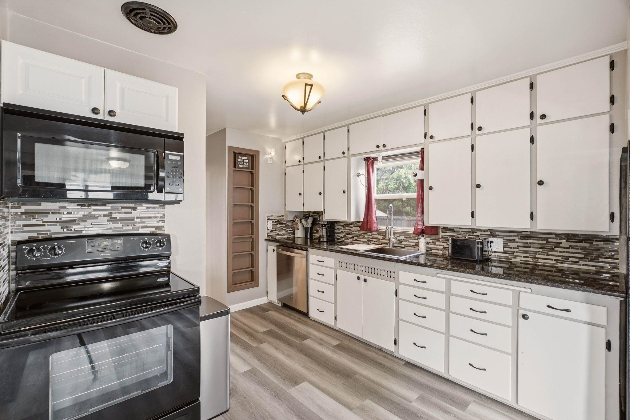 4224 N Maple St - Photo 8