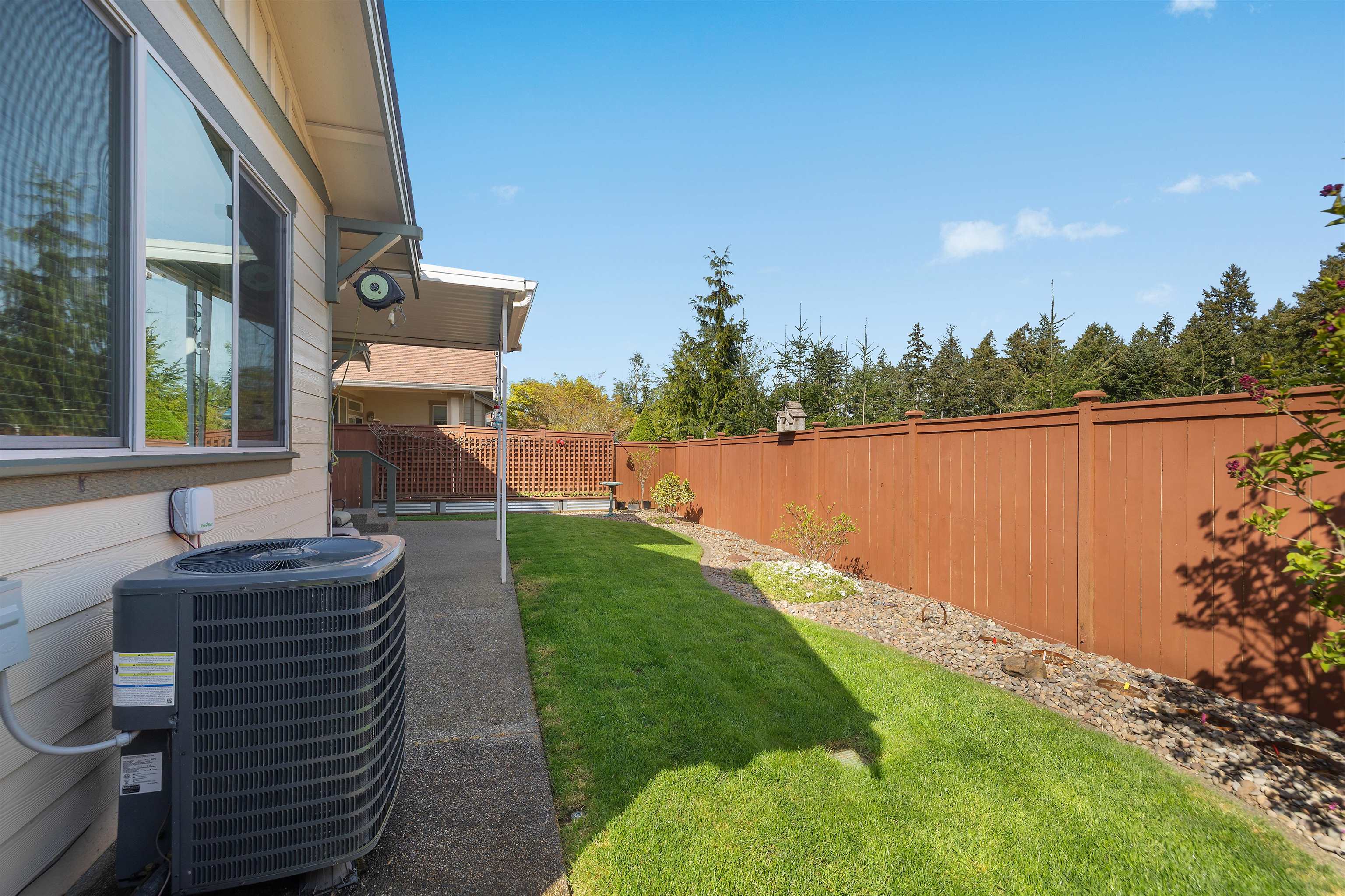 8304 Vashon NE Dr - Photo 3