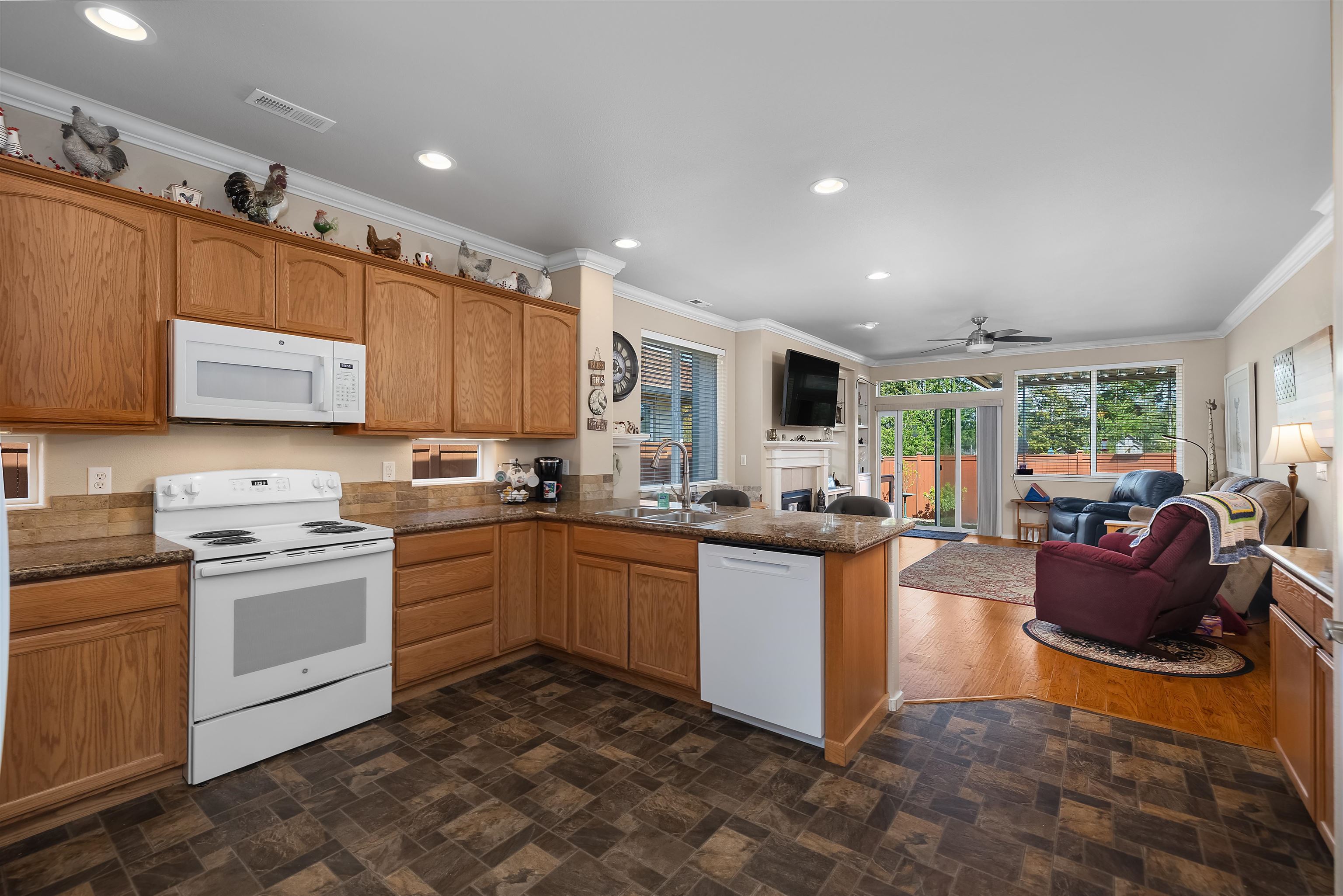 8304 Vashon NE Dr - Photo 10