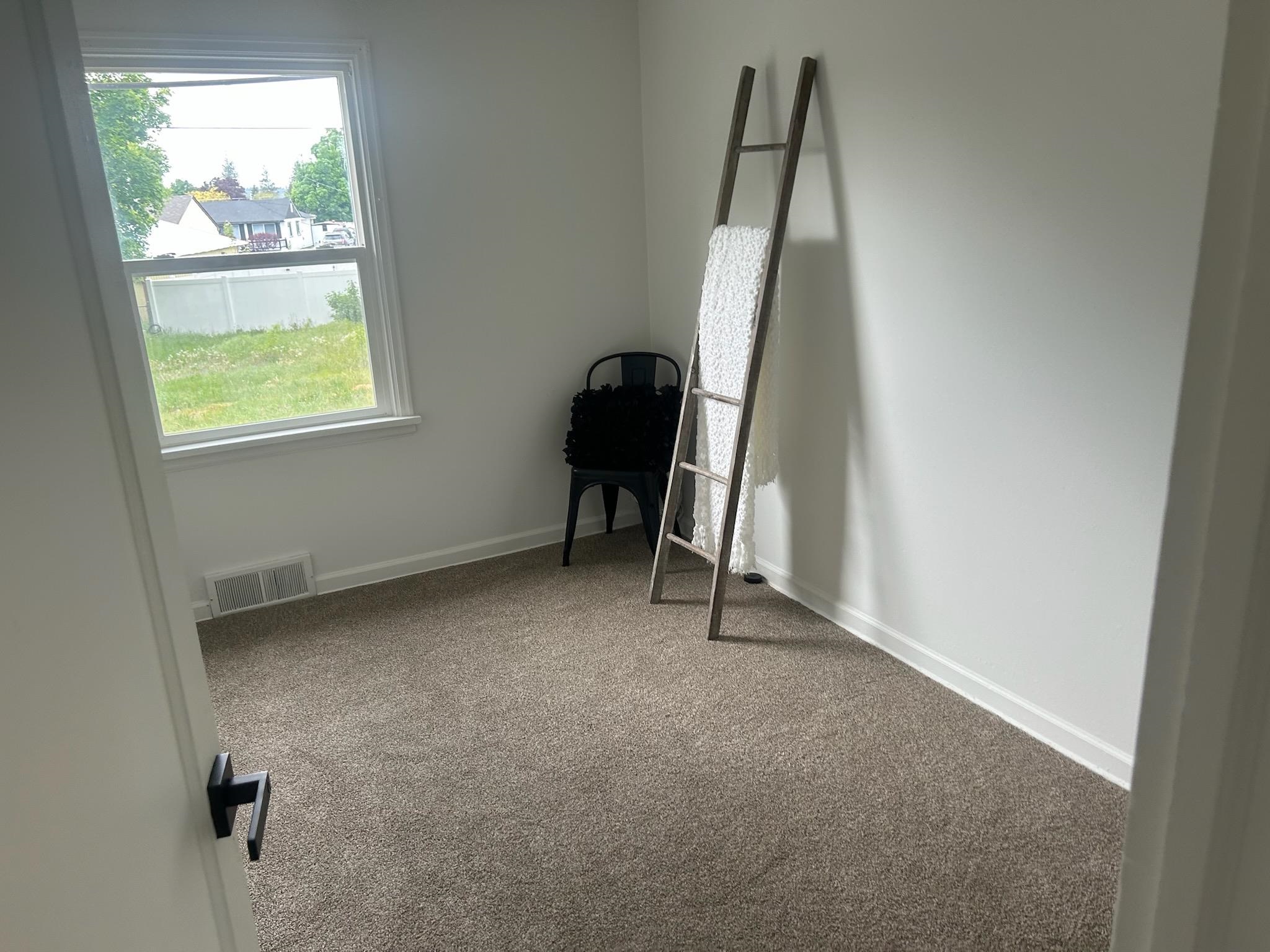 5521 N C St - Photo 11