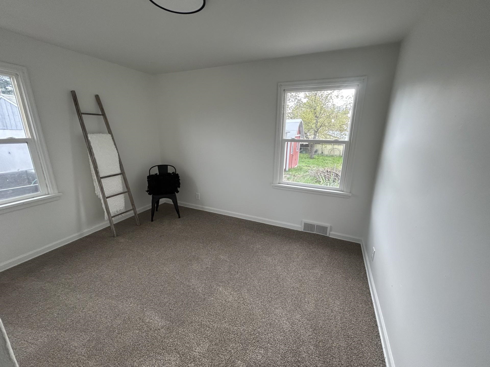 5521 N C St - Photo 10