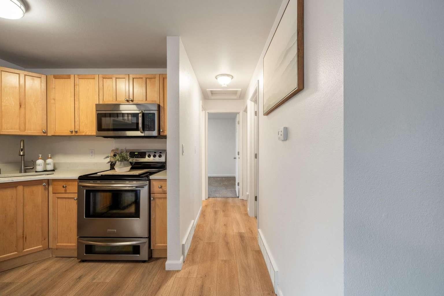 11117 E 11TH Ave - Photo 4