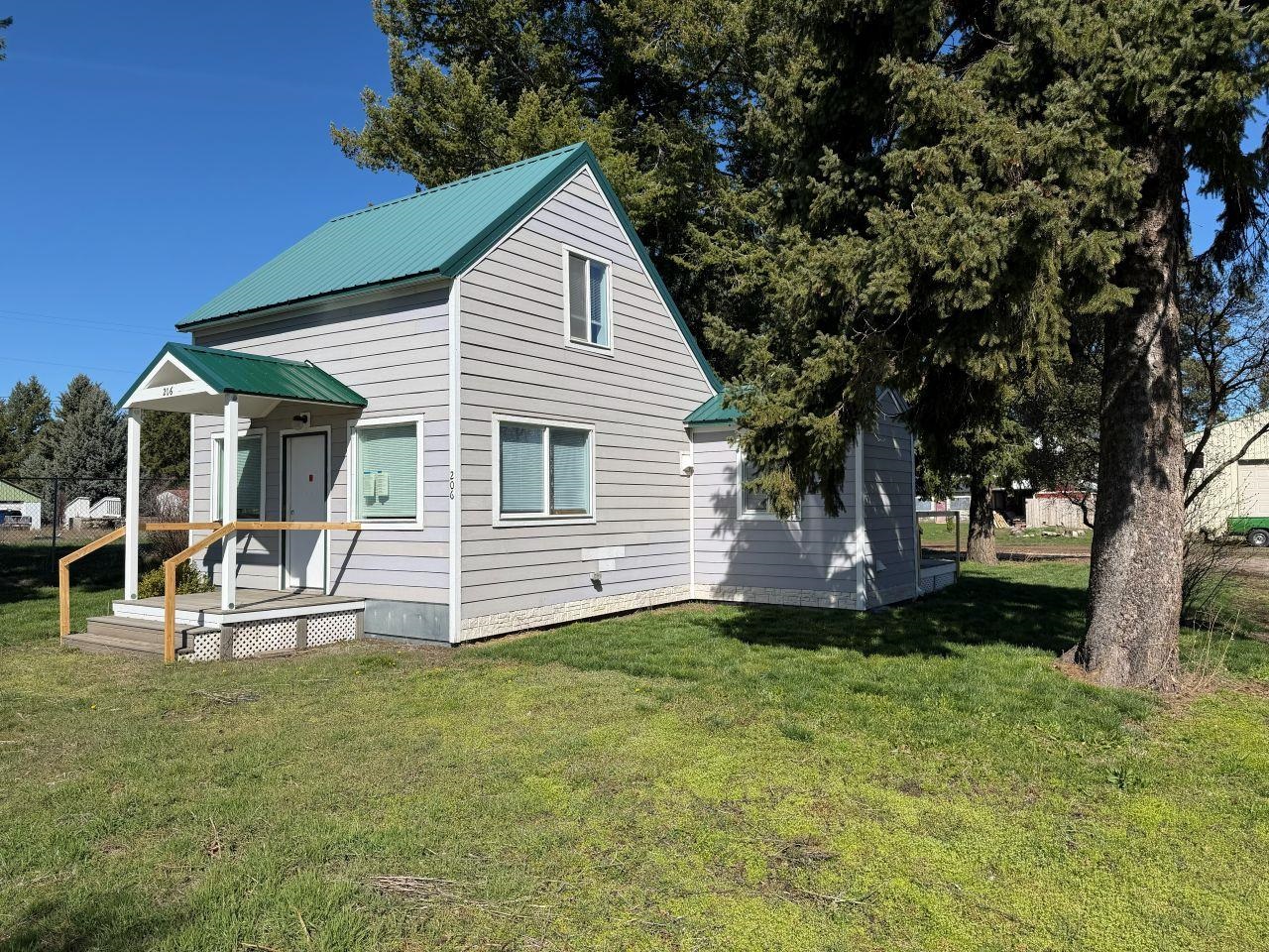 206 W Pearl St - Photo 1