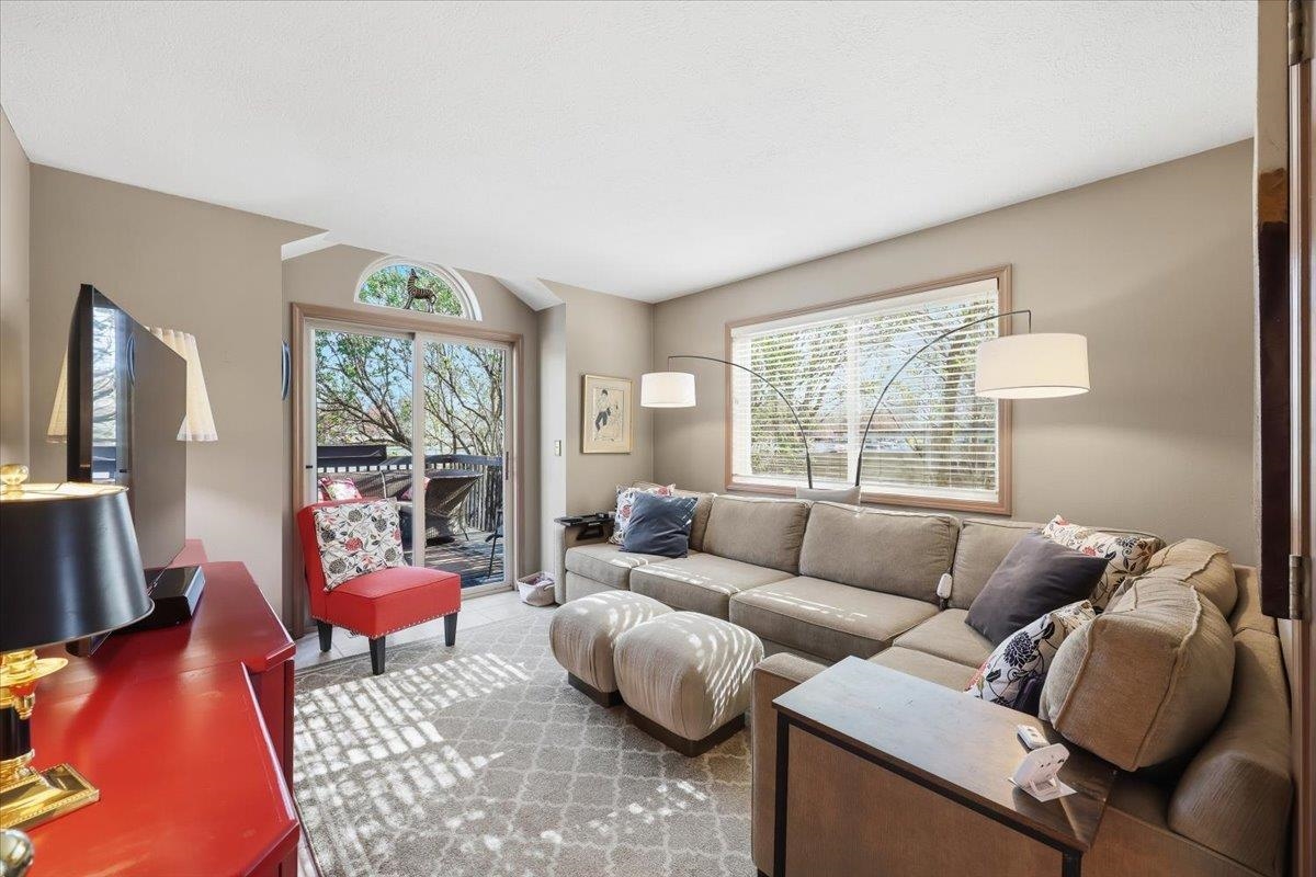 3001 S Winthrop Ln - Photo 4