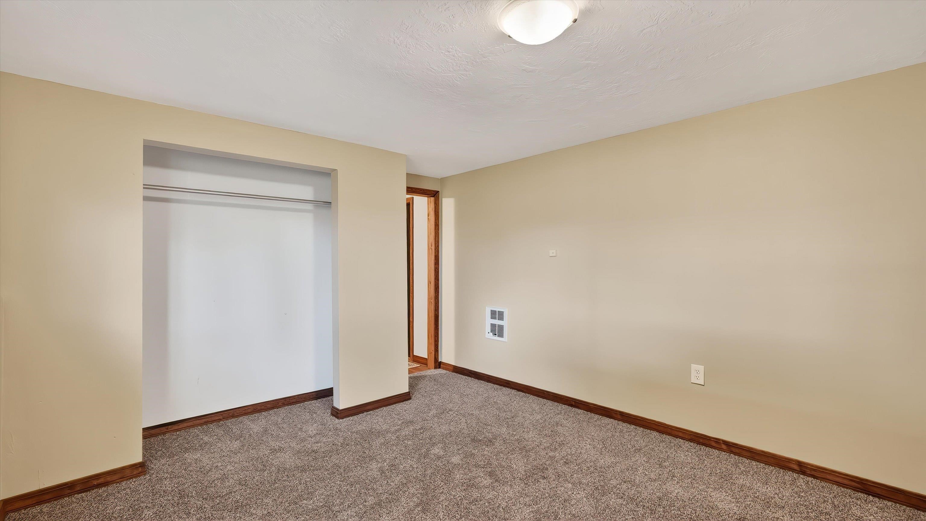 630 E Bull Run Ct - Photo 31