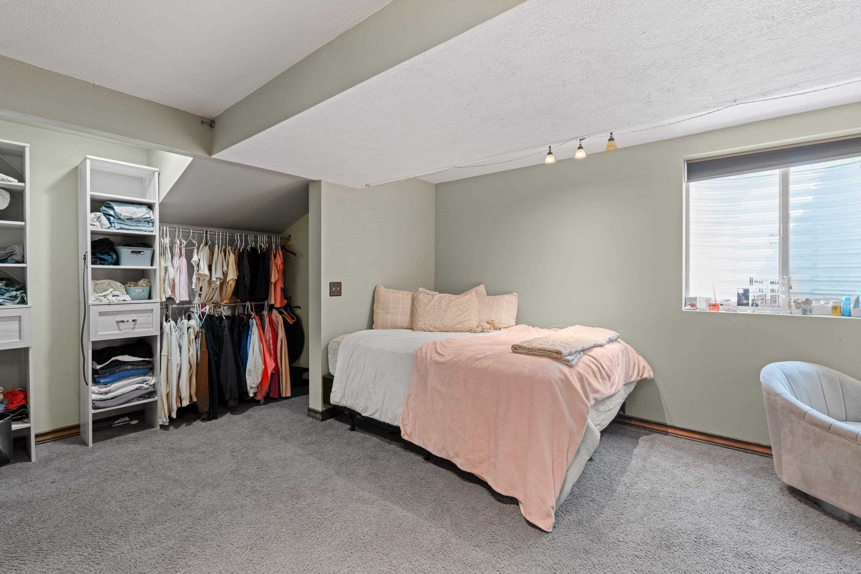 105 N Sprague St - Photo 33