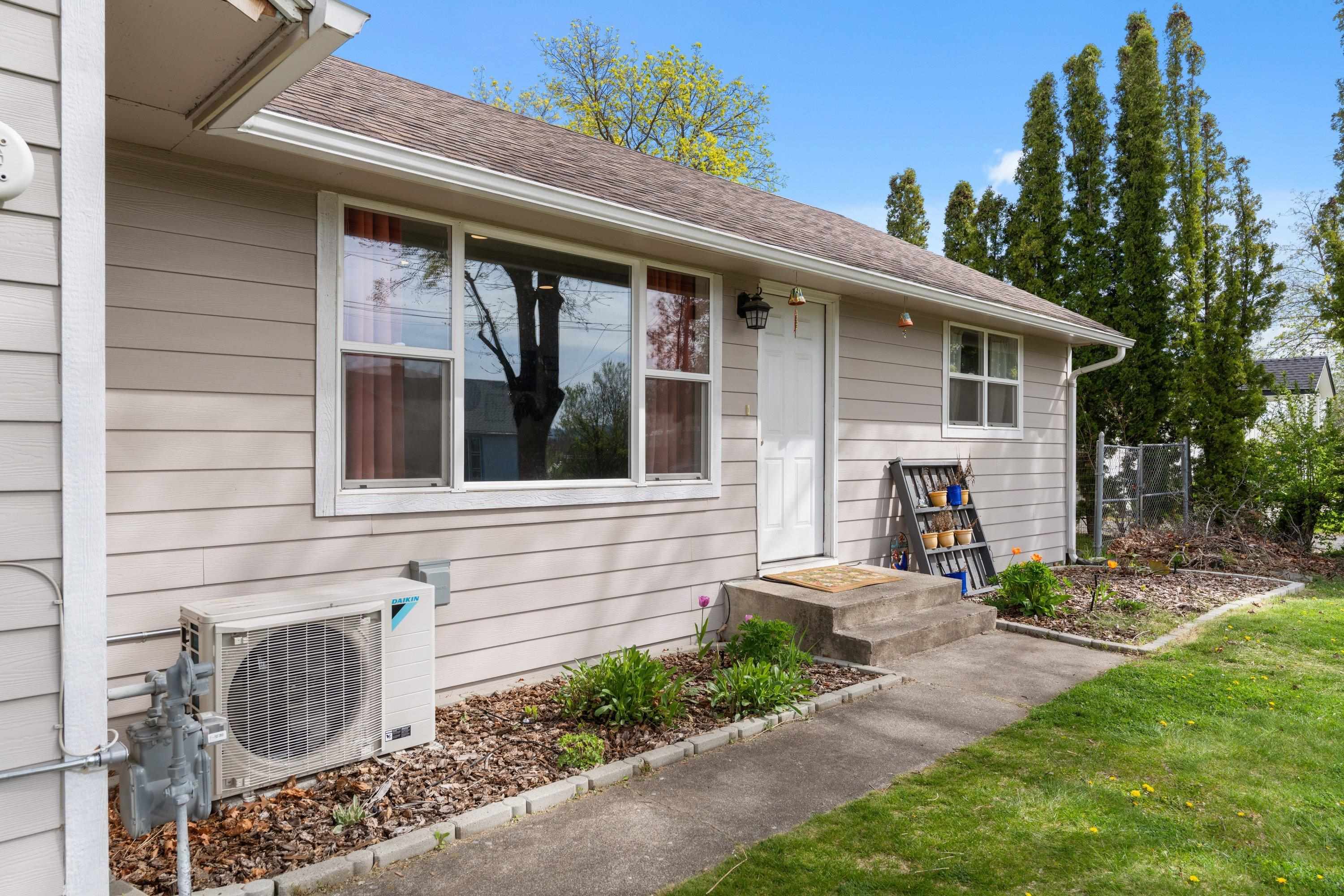 8719 E Valleyway Ave - Photo 3