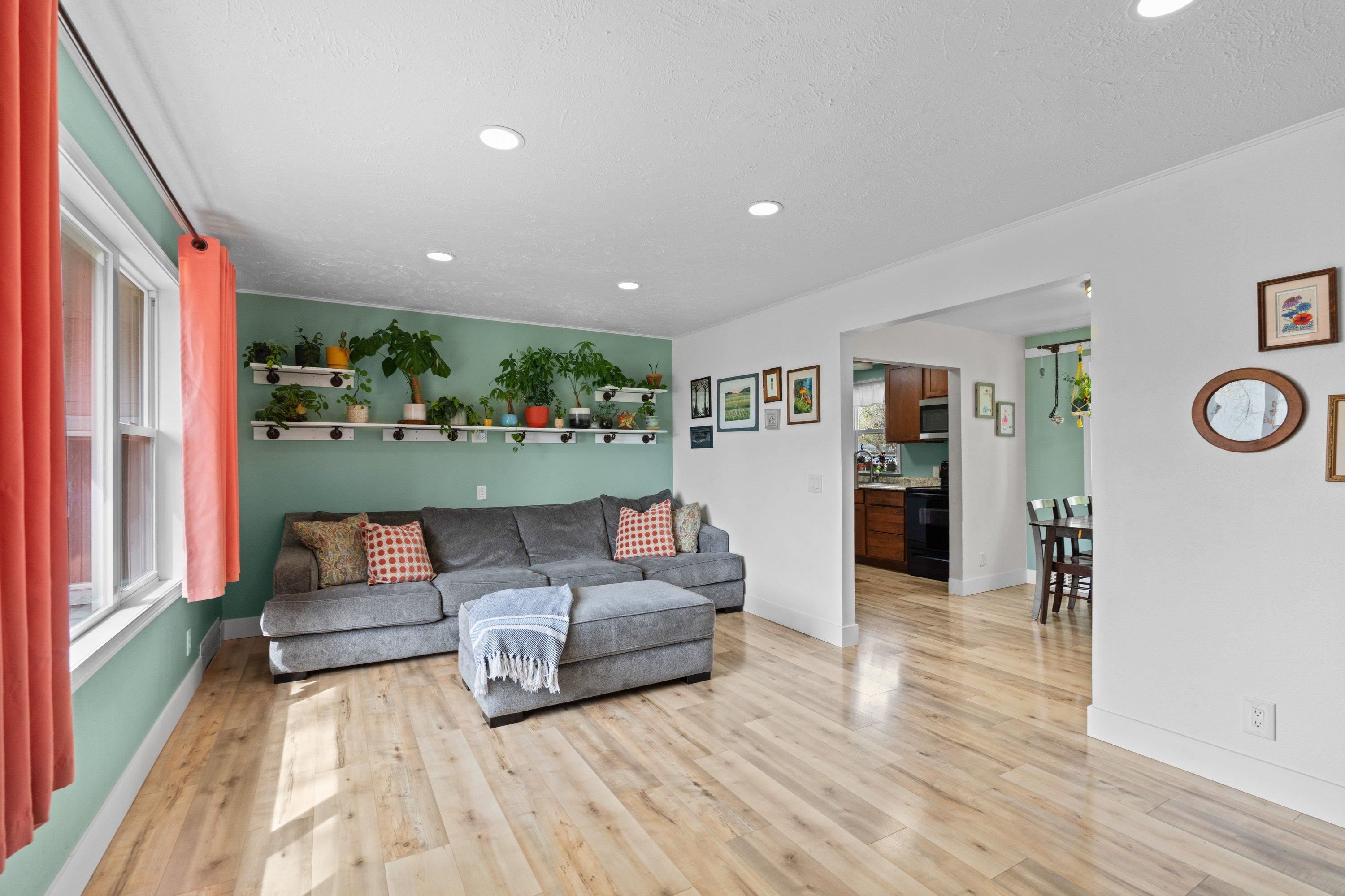 8719 E Valleyway Ave - Photo 4