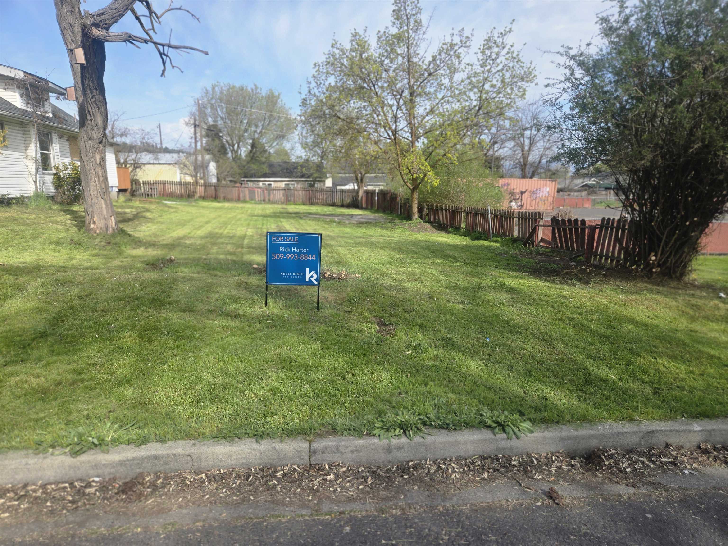 3222 N Nelson St - Photo 1