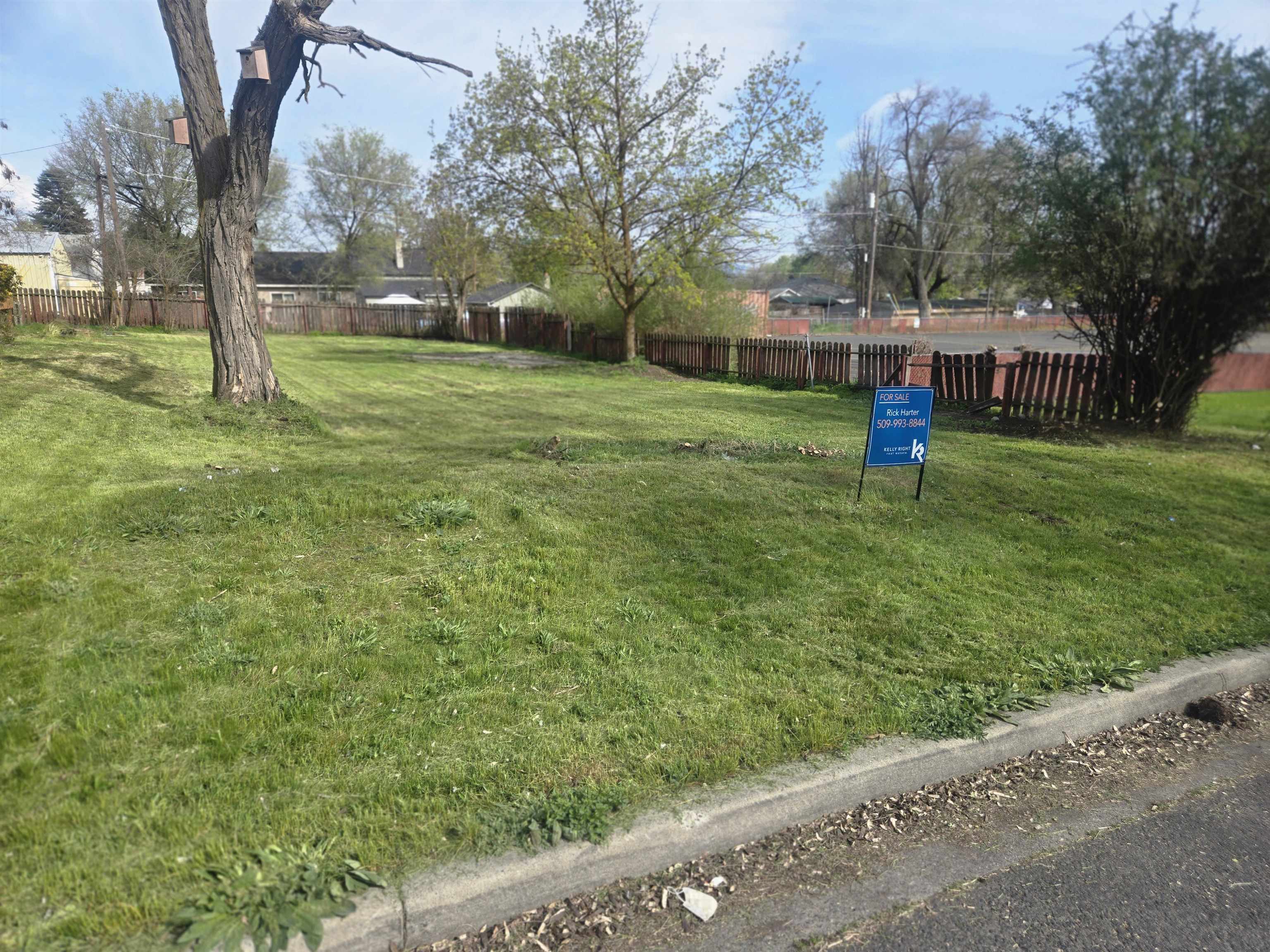 3222 N Nelson St - Photo 2
