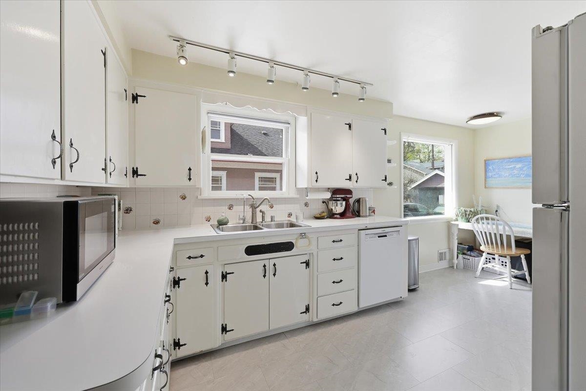 2612 S Lamonte St - Photo 9