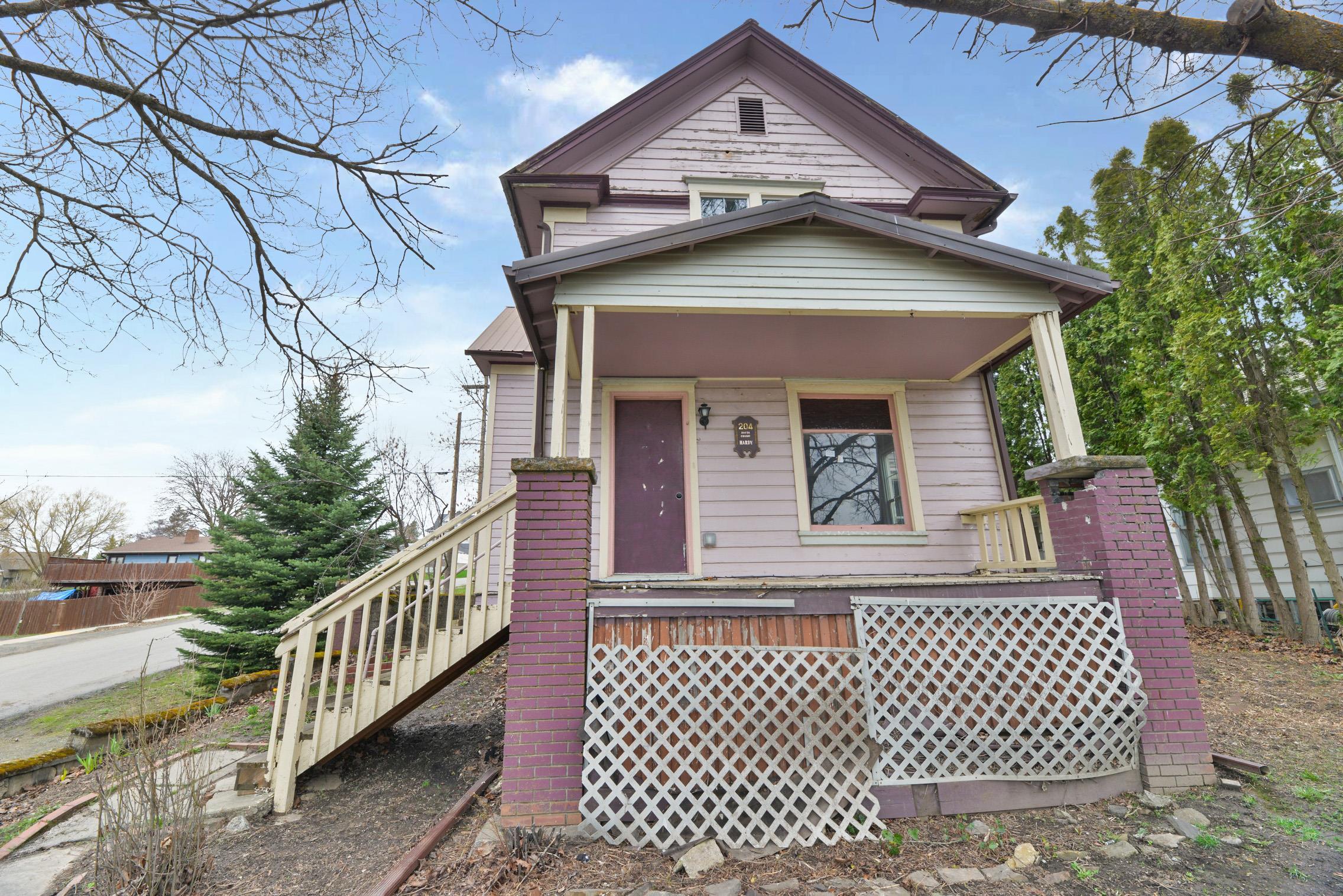 204 S Crosby St - Photo 1
