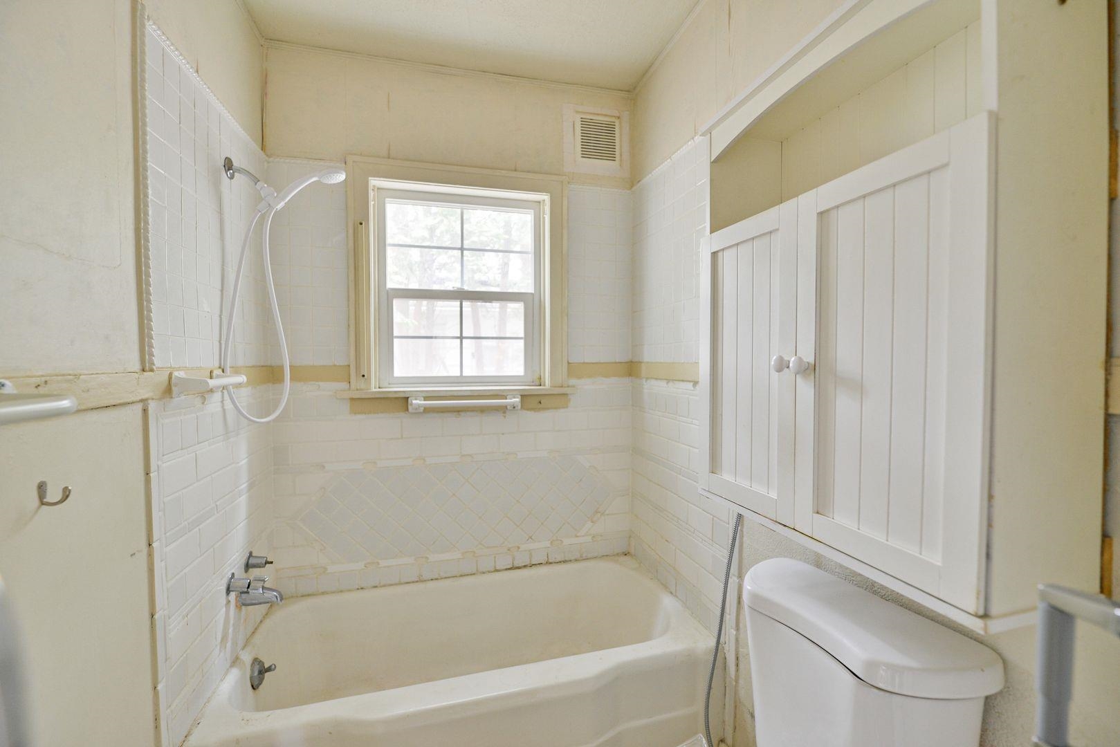 204 S Crosby St - Photo 8