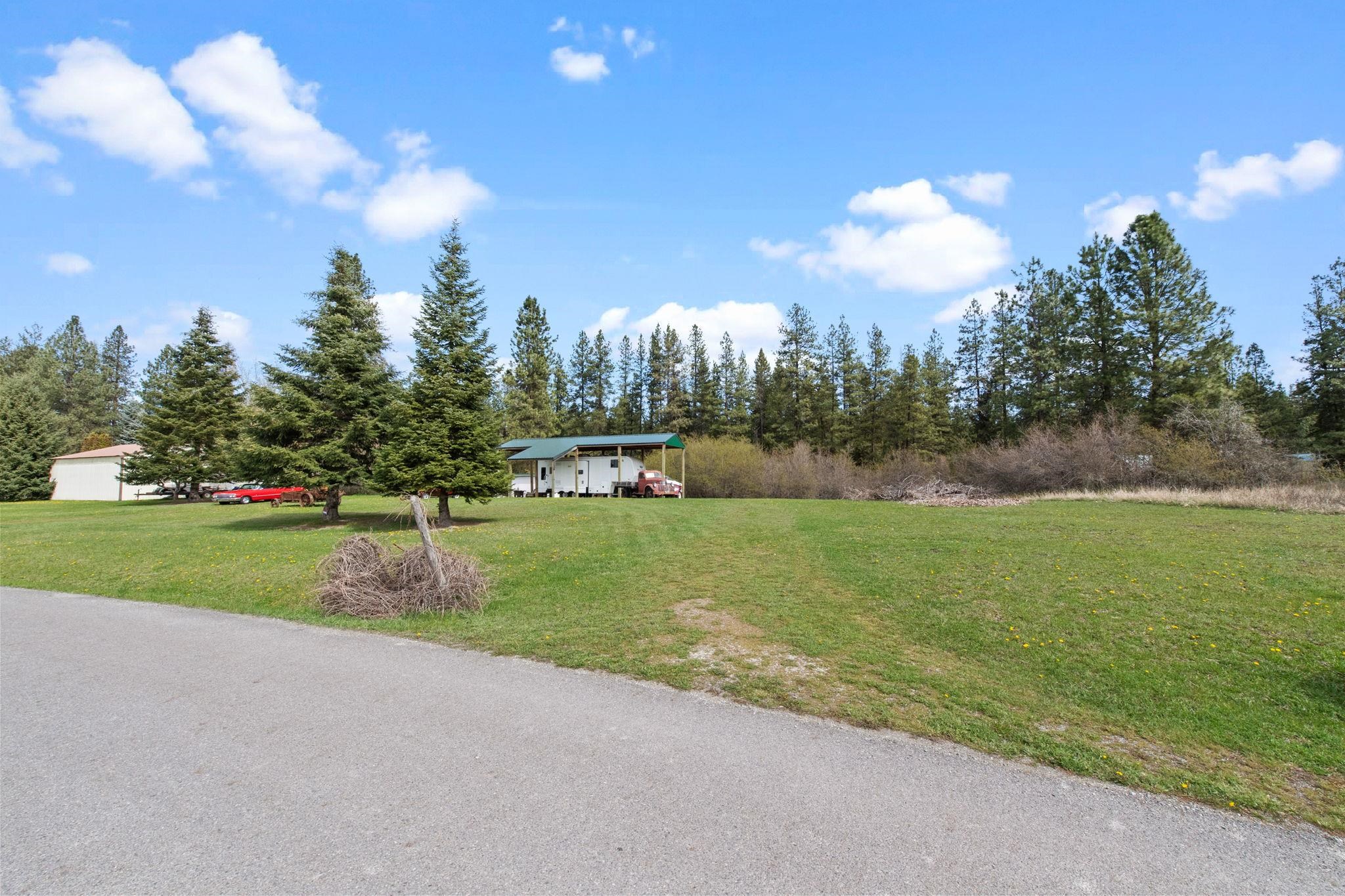 972 Lenora Dr - Photo 5