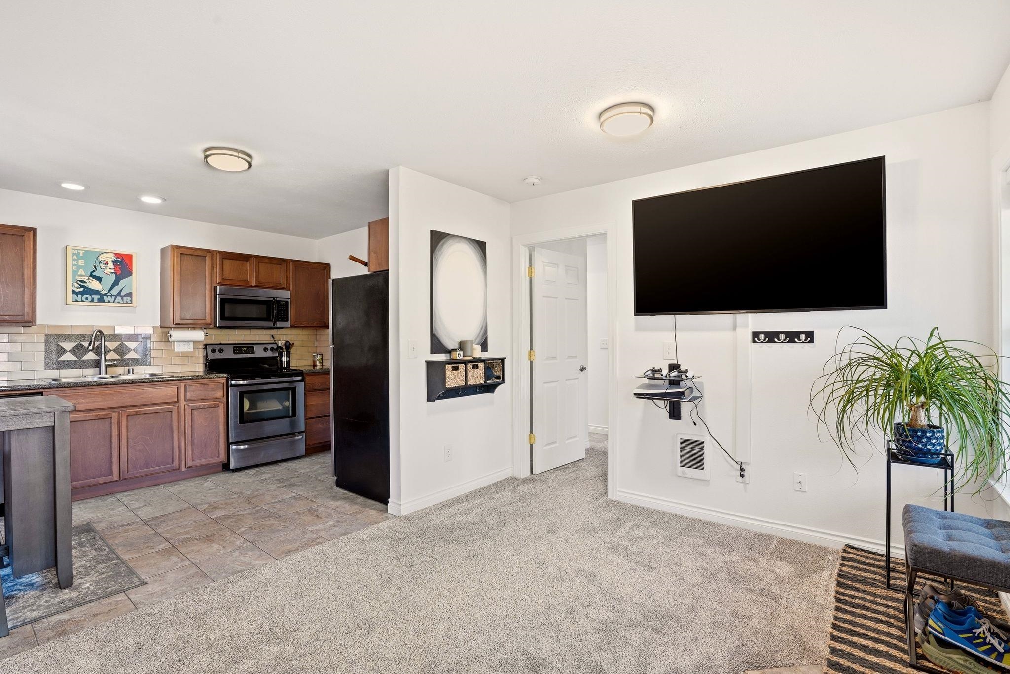 1126 S COEUR D'ALENE St - Photo 5