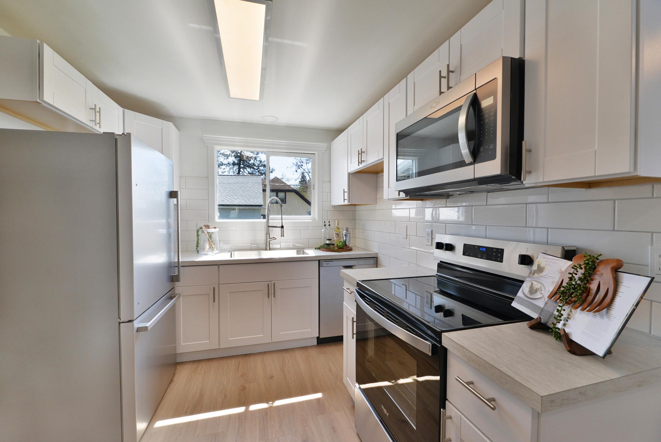 2912 N Hemlock St - Photo 5