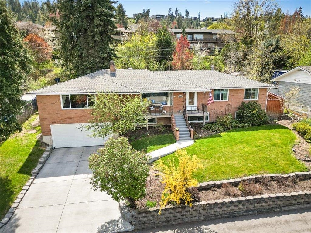 1523 W Ardmore Dr - Photo 1
