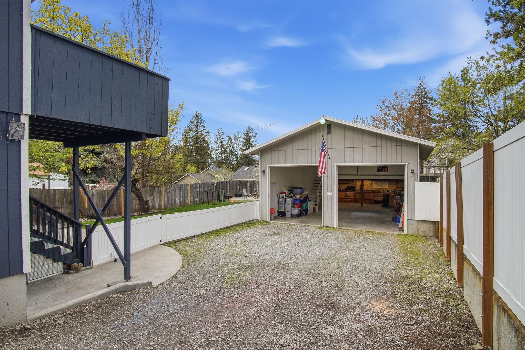 4011 E 12th Ave - Photo 3