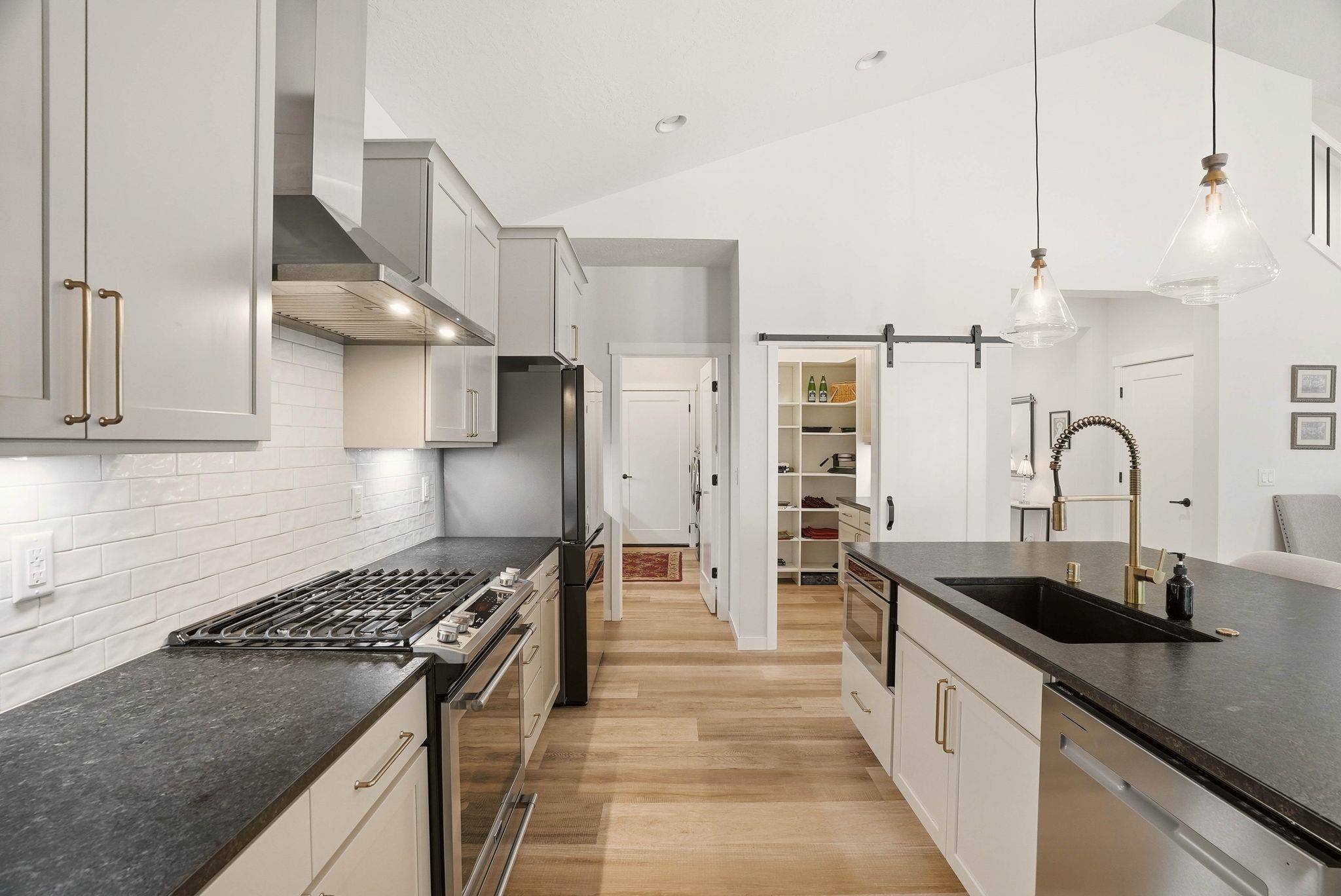 2121 E 33rd Ave - Photo 14